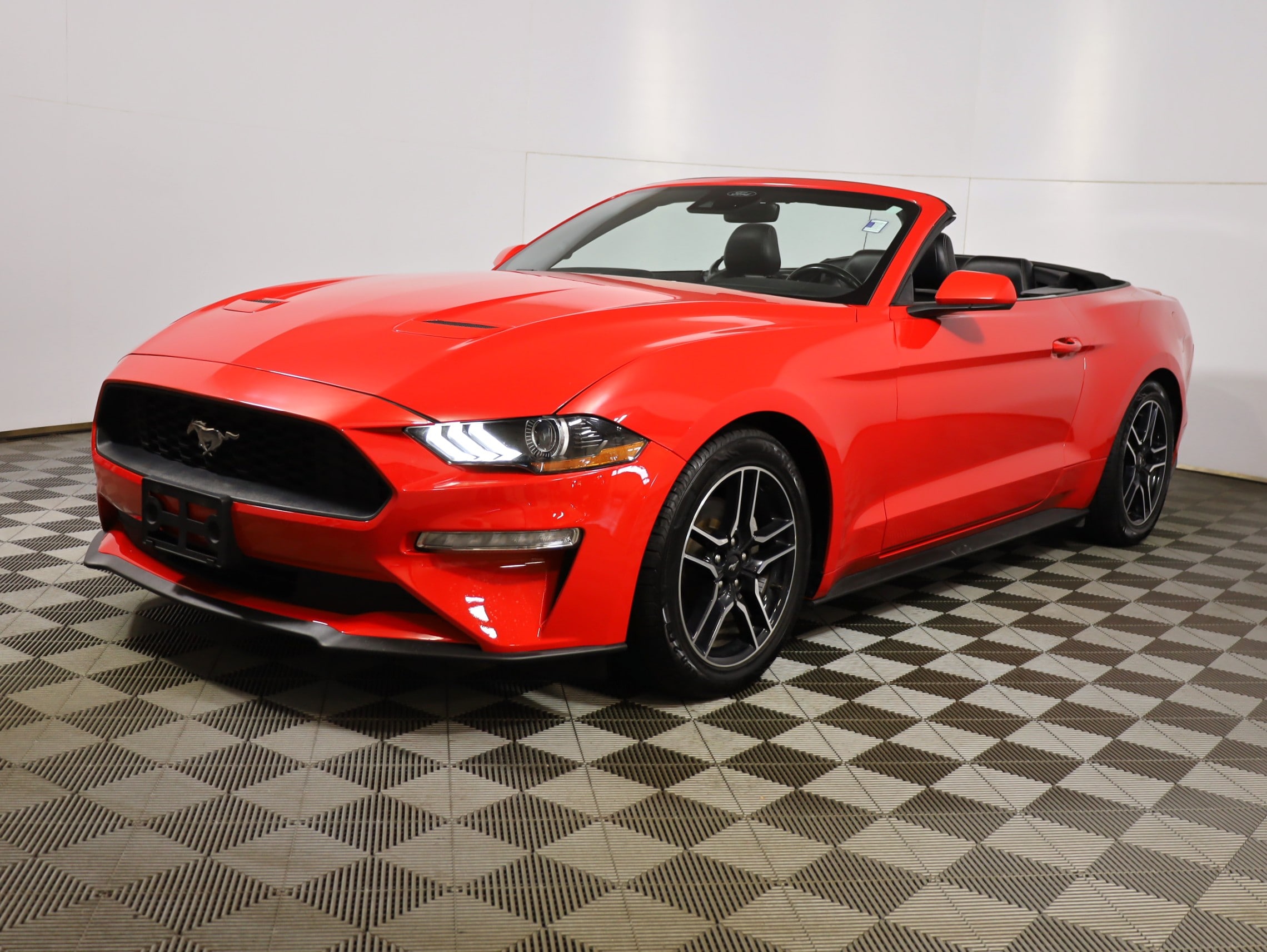 Used 2022 Ford Mustang EcoBoost Premium with VIN 1FATP8UH7N5119395 for sale in Sioux Falls, SD