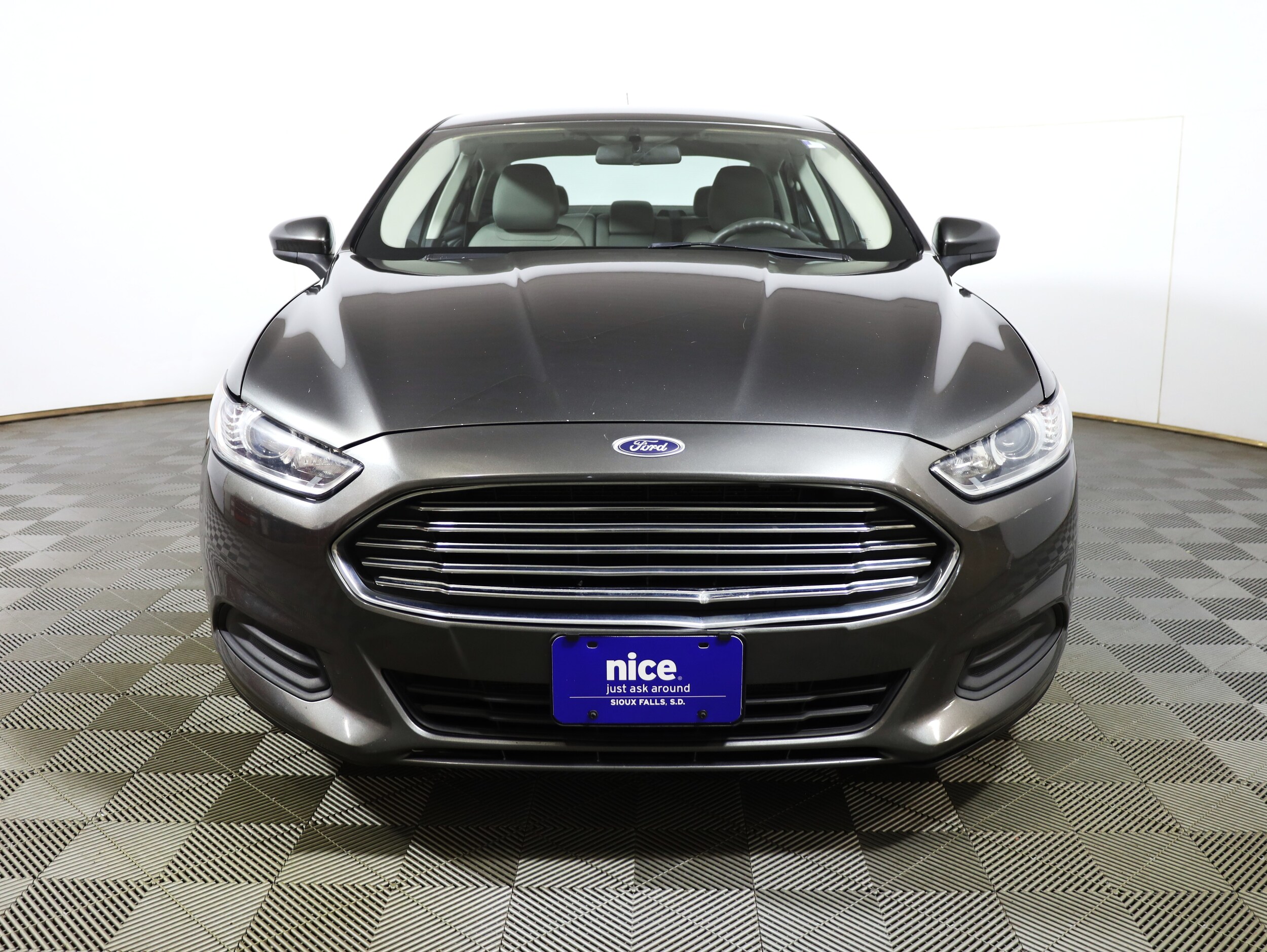 2015 Ford Fusion S photo 2
