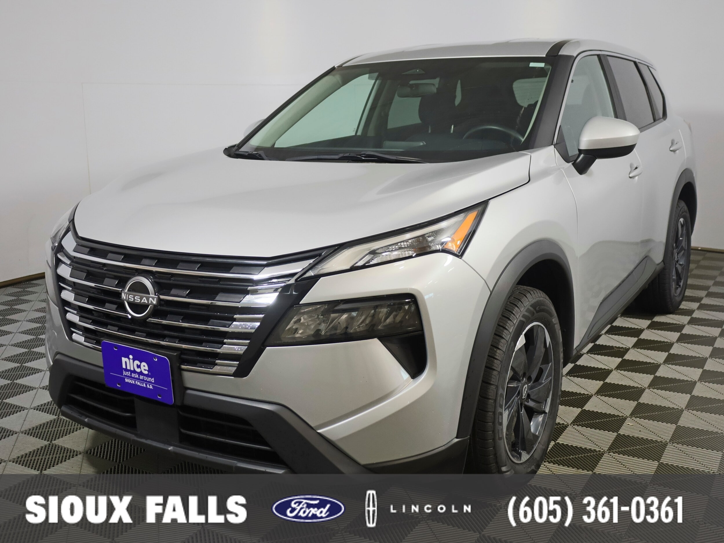 Brilliant Silver Metallic 2024 Nissan Rogue SUV / Crossover All-Wheel Drive Continuously Variable Transmission