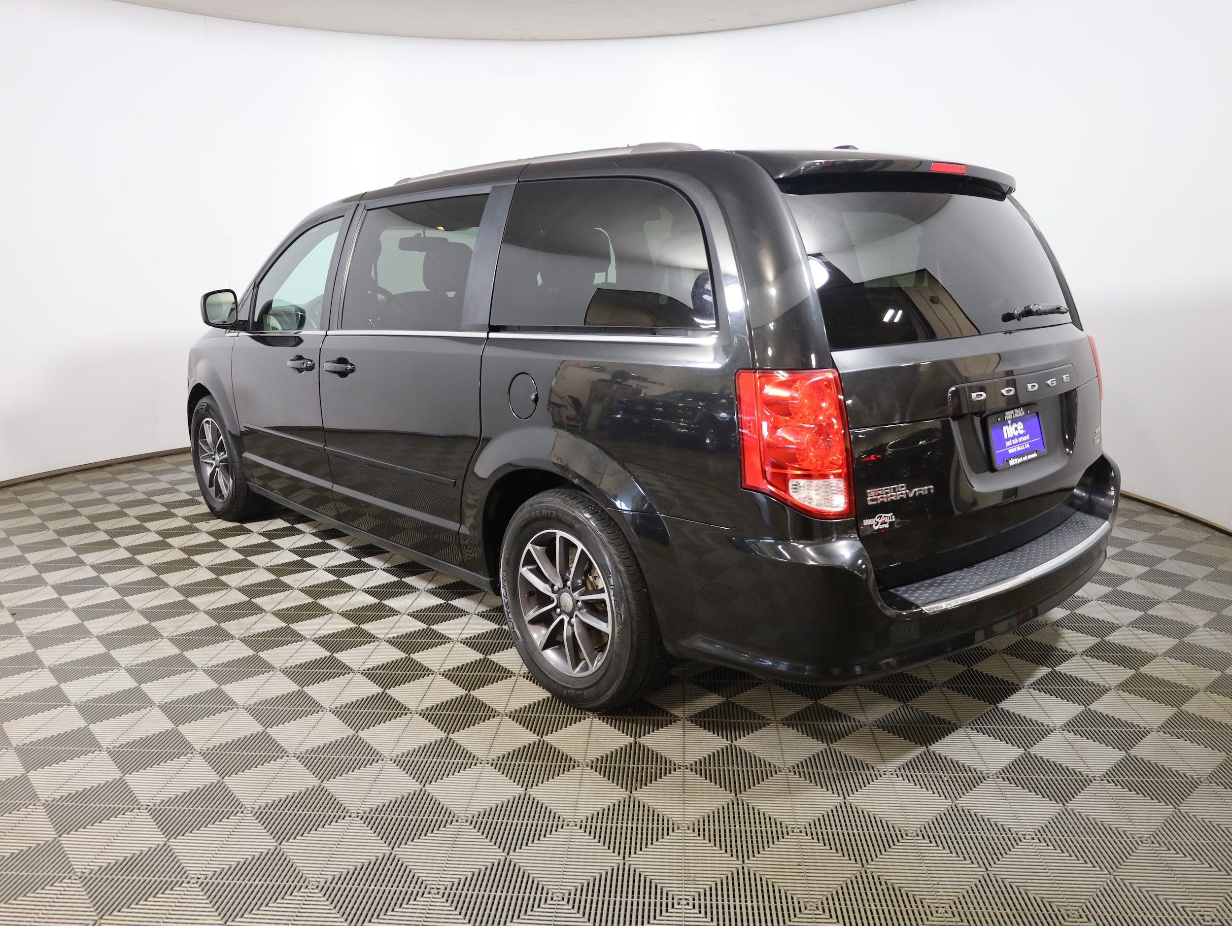 2017 Dodge Grand Caravan SXT - Photo 6