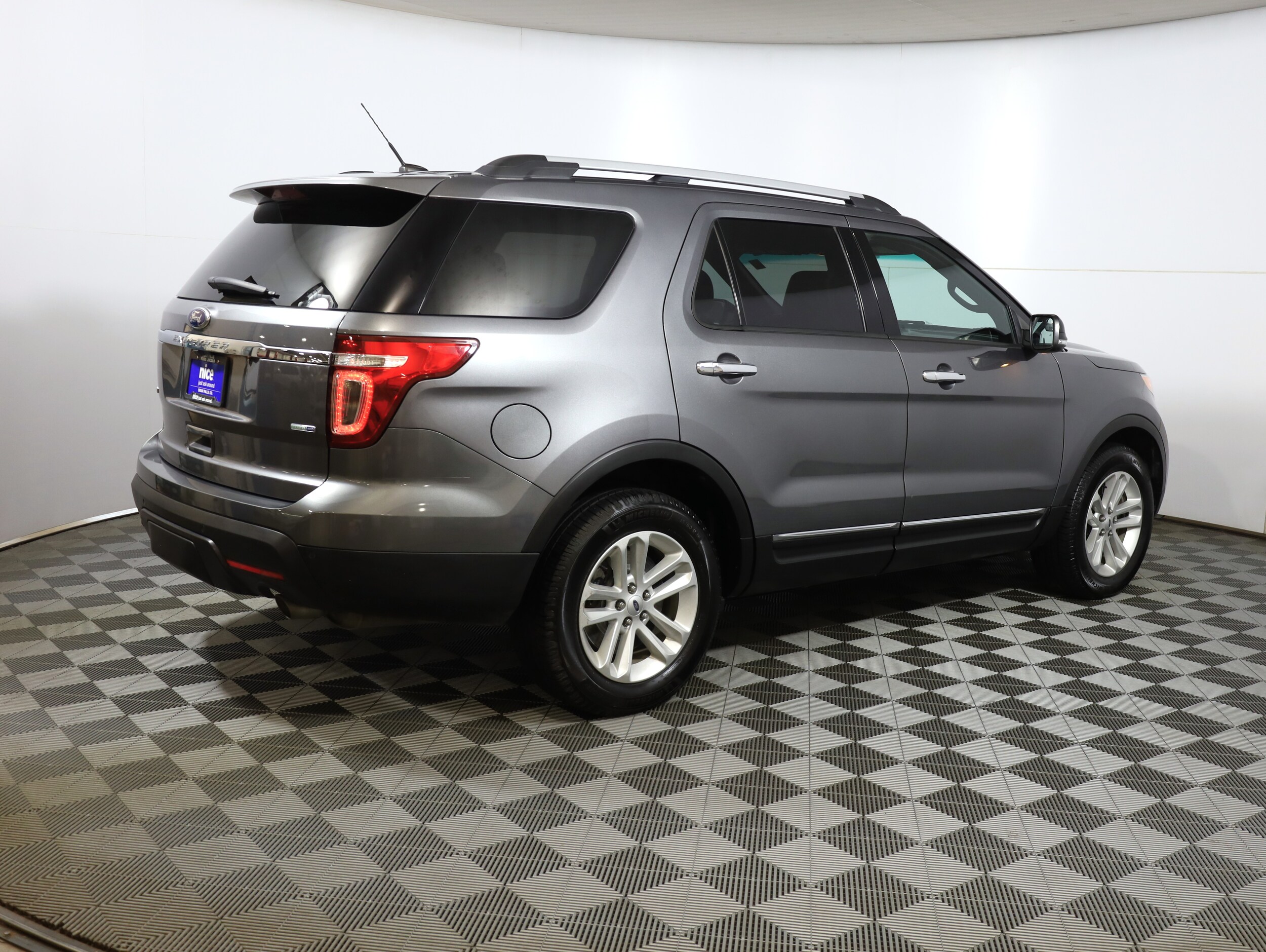 2014 Ford Explorer XLT photo 4