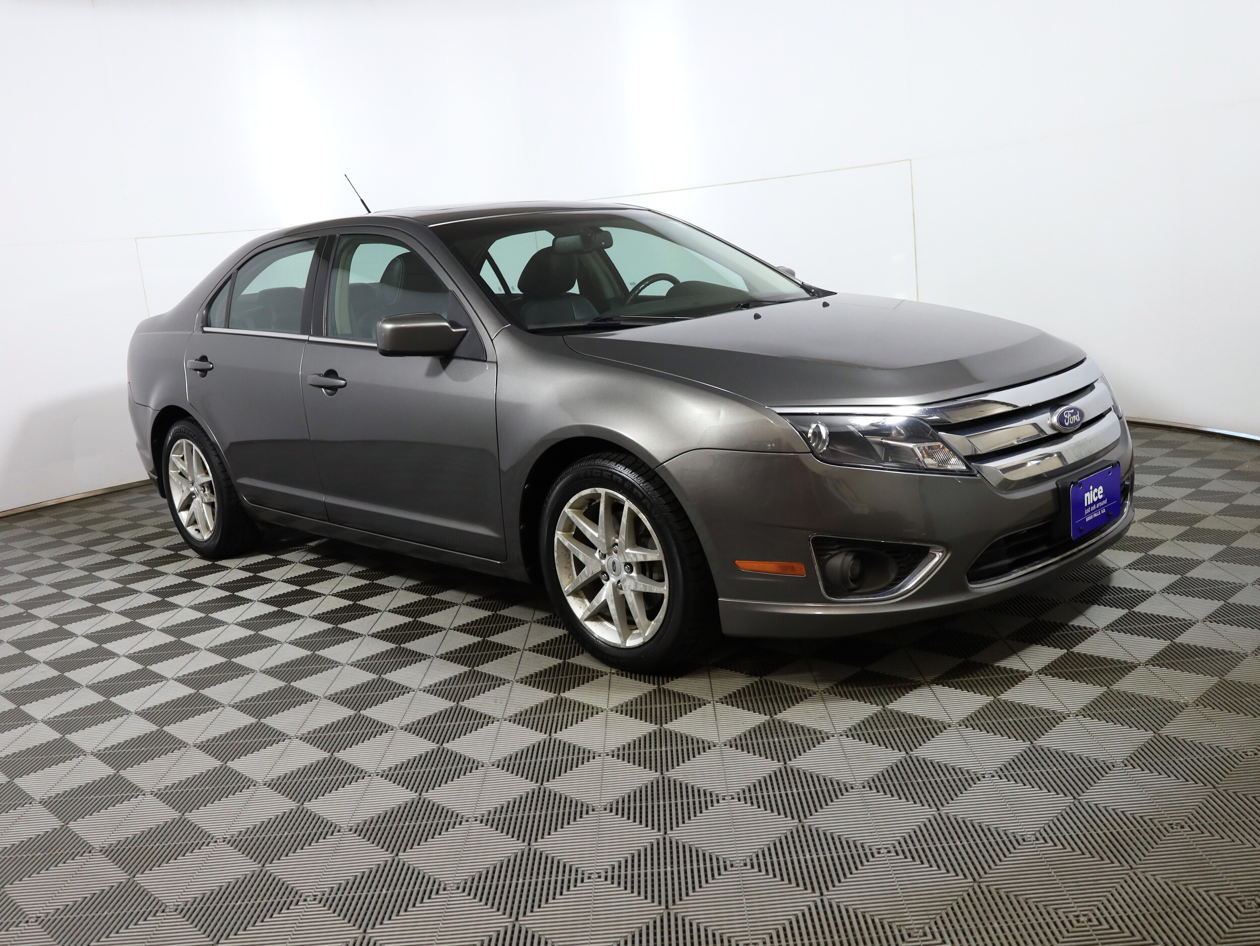 2010 Ford Fusion SEL photo 3