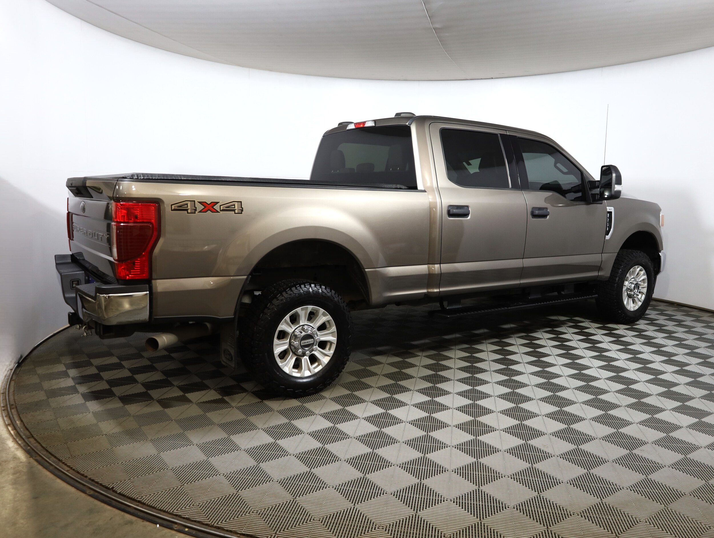 2020 Ford F-250 XLT photo 4