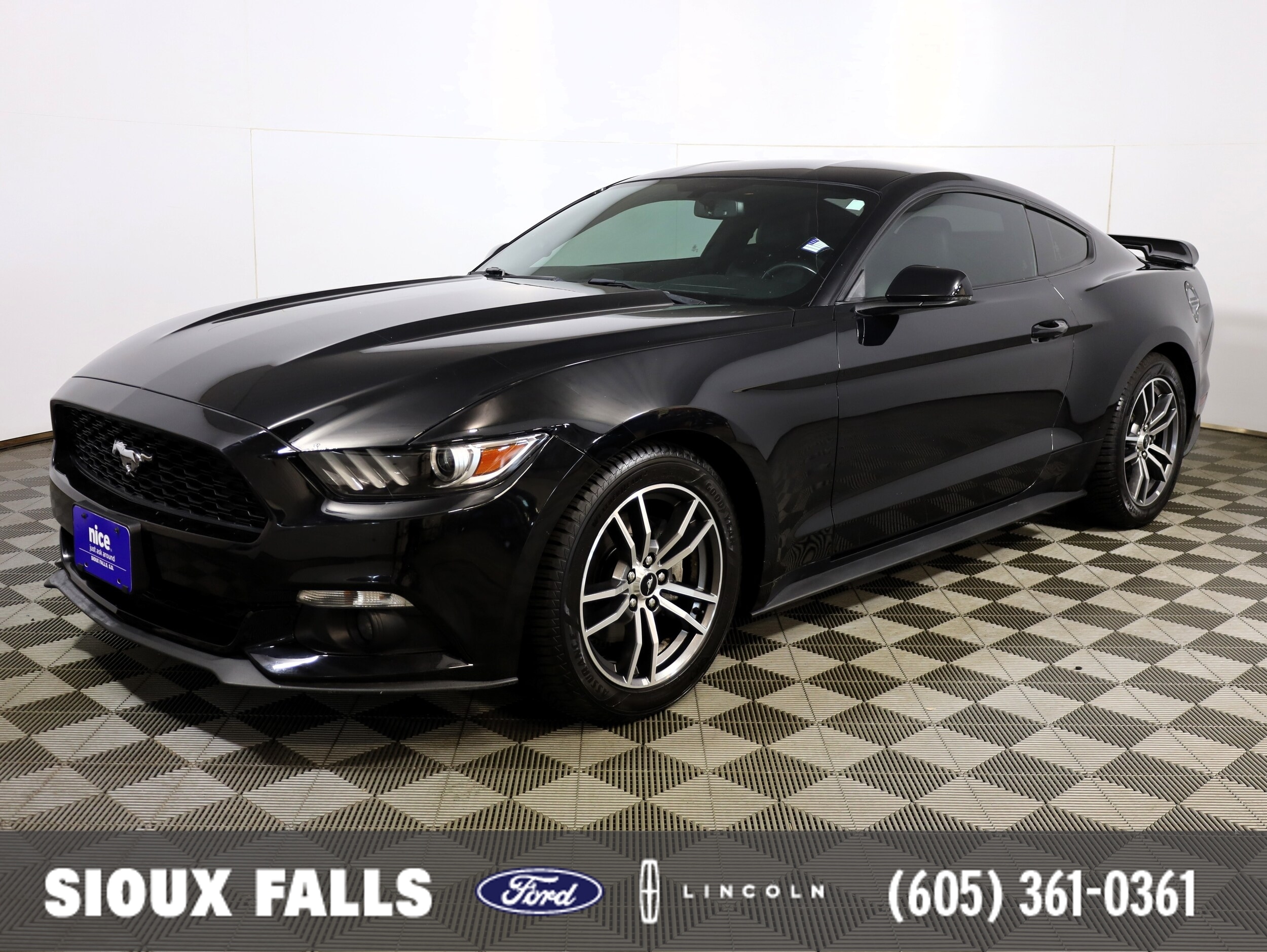 2017 Ford Mustang EcoBoost Coupe Premium's photo