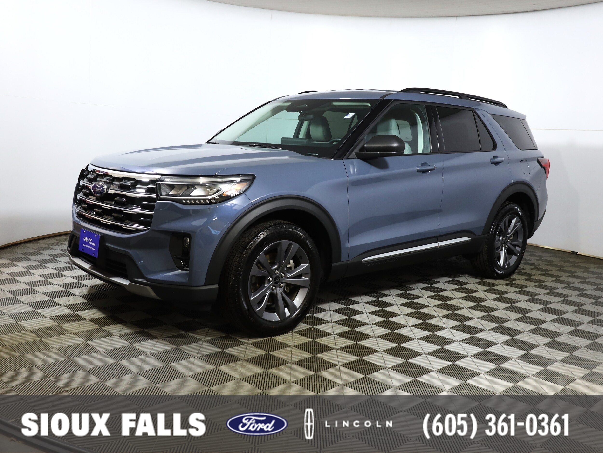 2025 Ford Explorer Active's photo