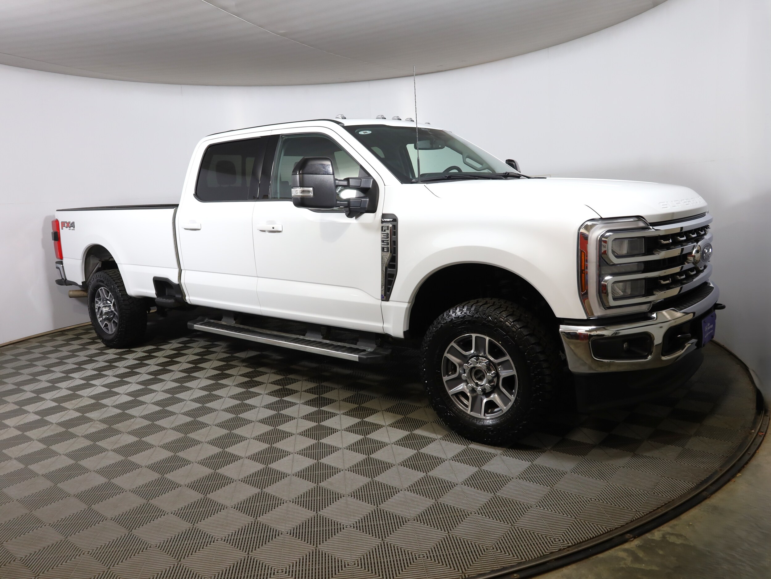 2024 Ford F-350 Lariat photo 3