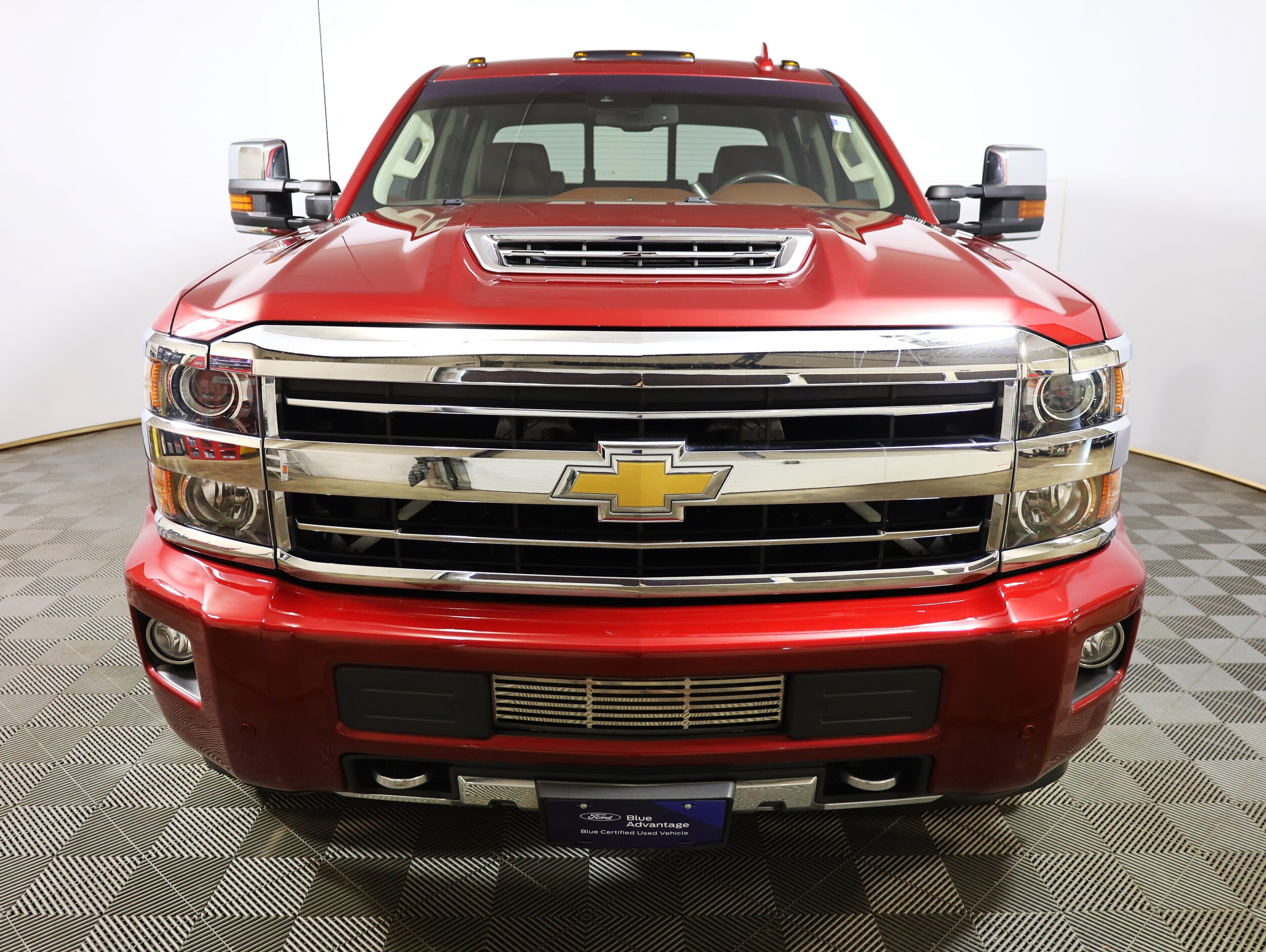 Certified 2018 Chevrolet Silverado 2500HD High Country with VIN 1GC1KXEY2JF122928 for sale in Sioux Falls, SD