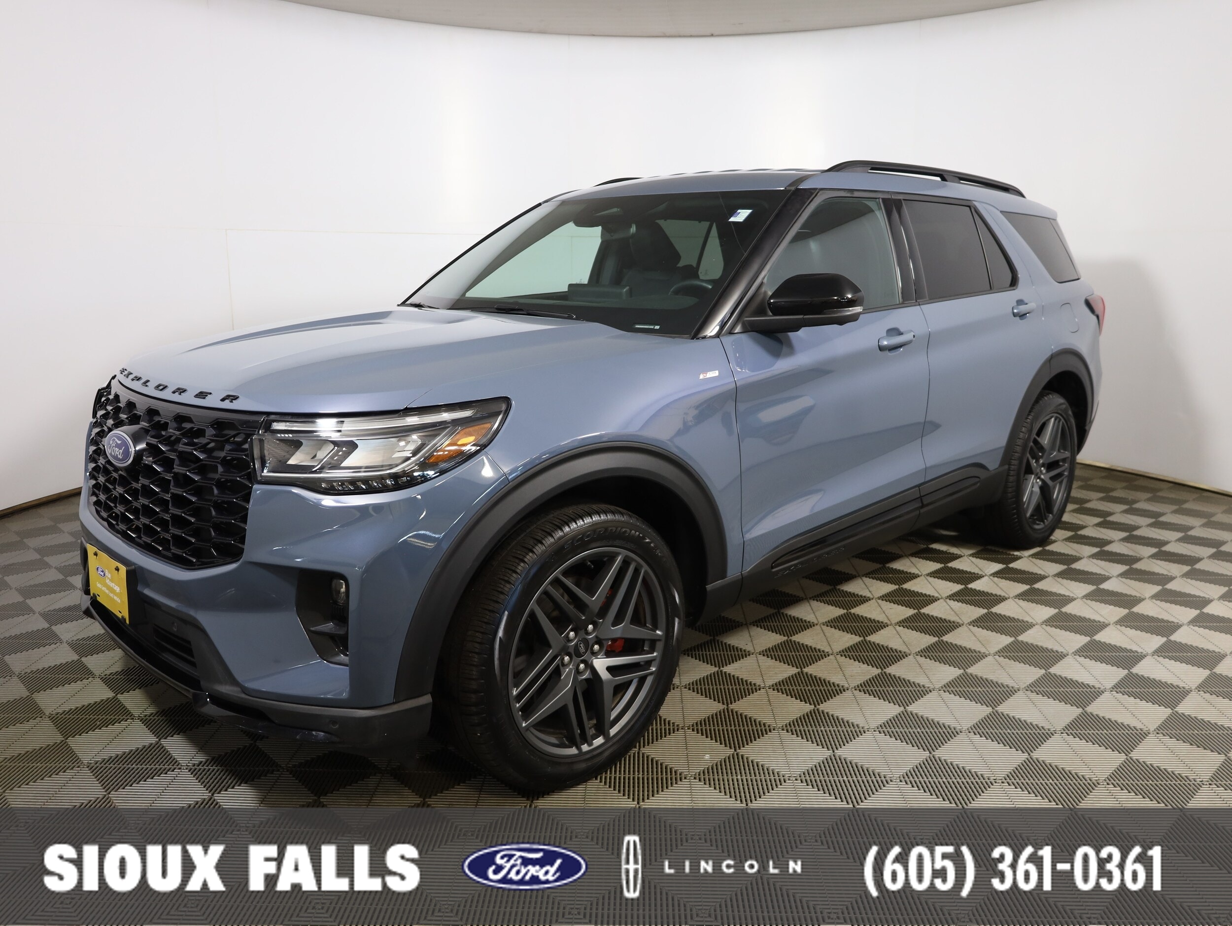 2025 Ford Explorer ST-LINE 4WD (PL535)'s photo