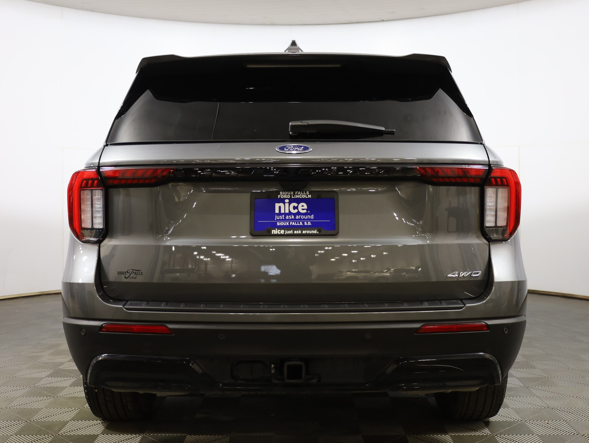 View vehicle photo 6