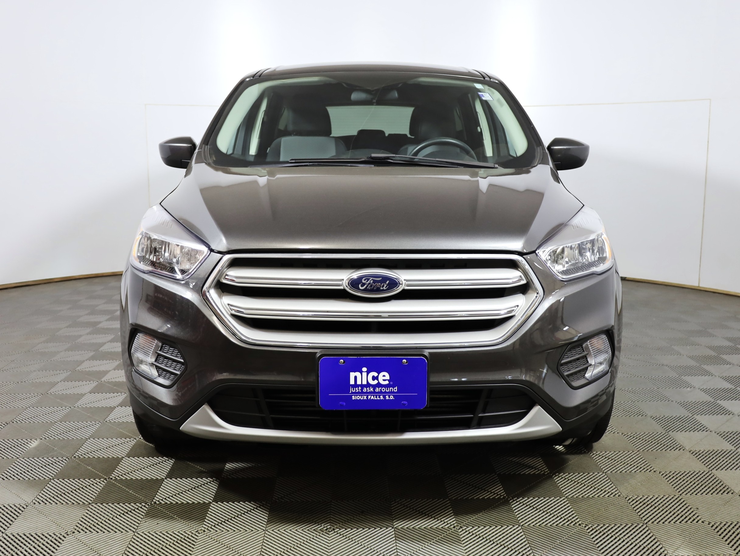 Used 2017 Ford Escape SE with VIN 1FMCU9G96HUB52598 for sale in Sioux Falls, SD