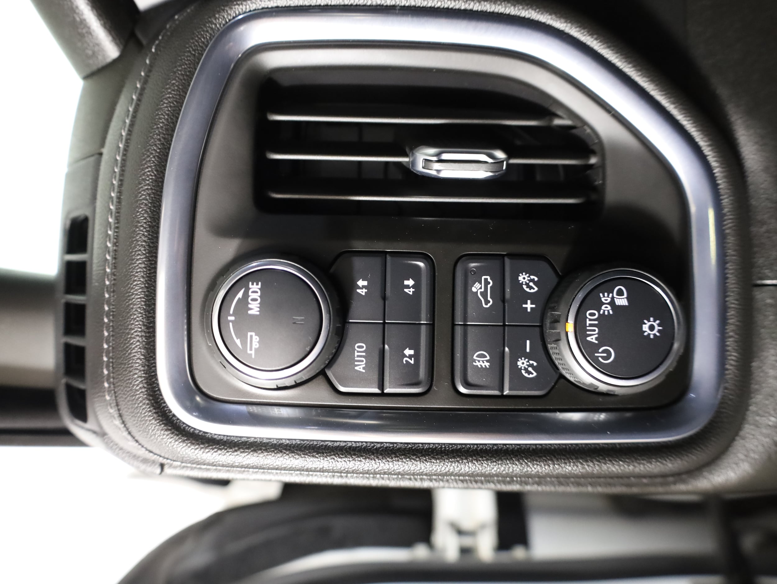 2021 Chevrolet Silverado 1500 RST - Photo 18