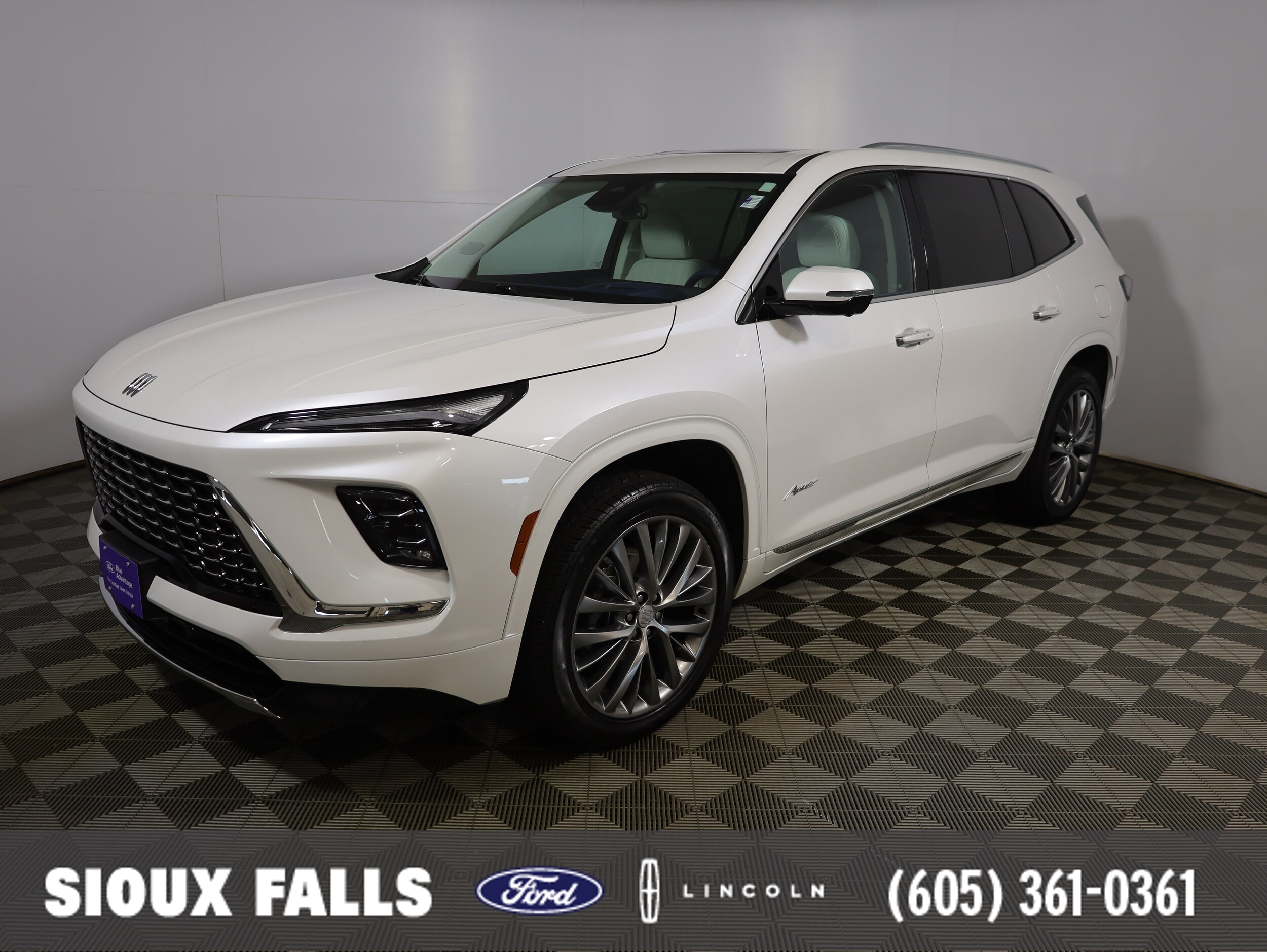 White Frost Tricoat 2025 Buick Enclave SUV / Crossover Four-Wheel Drive 8-Speed Automatic