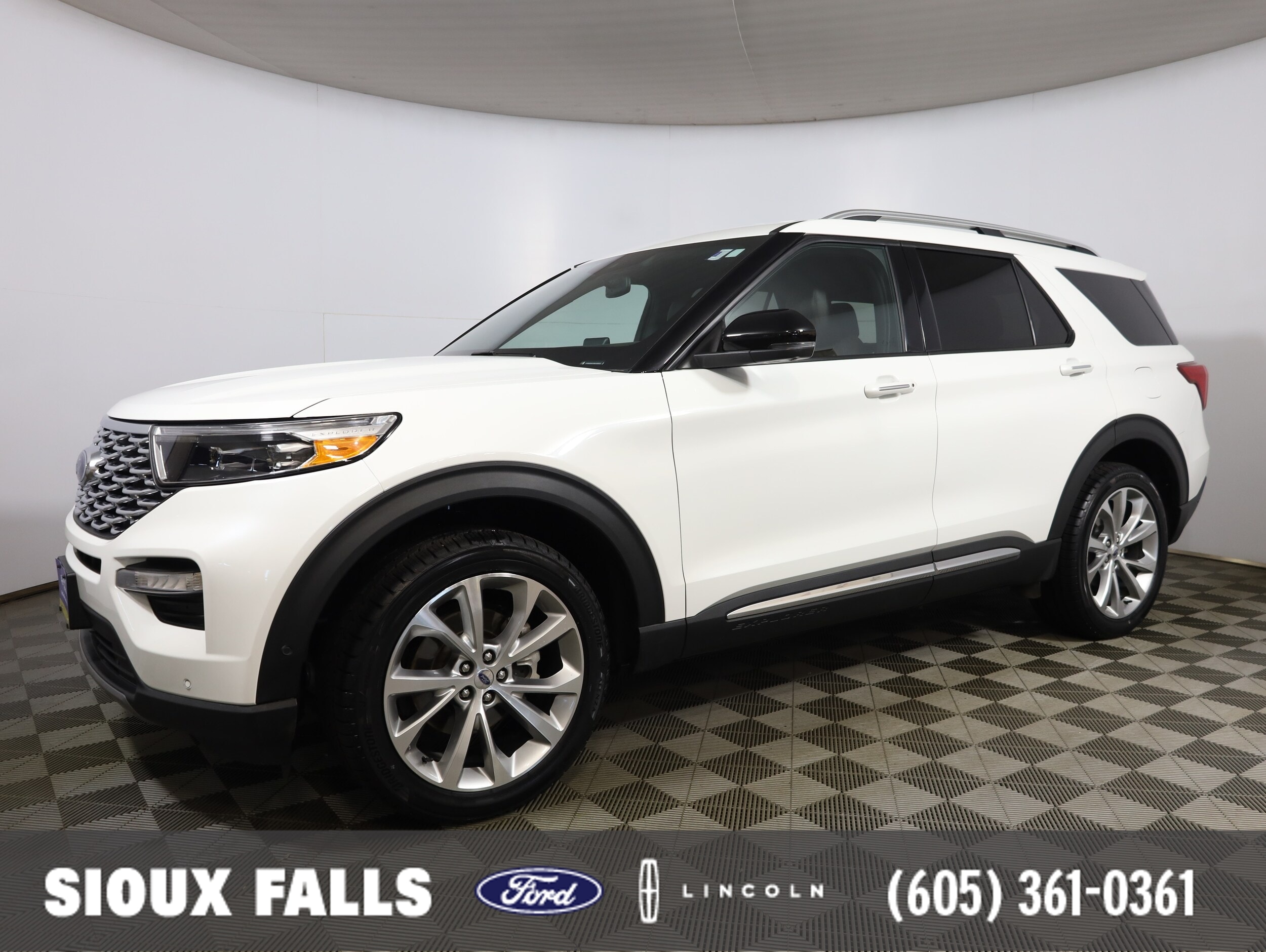 2022 Ford Explorer Platinum 4WD's photo