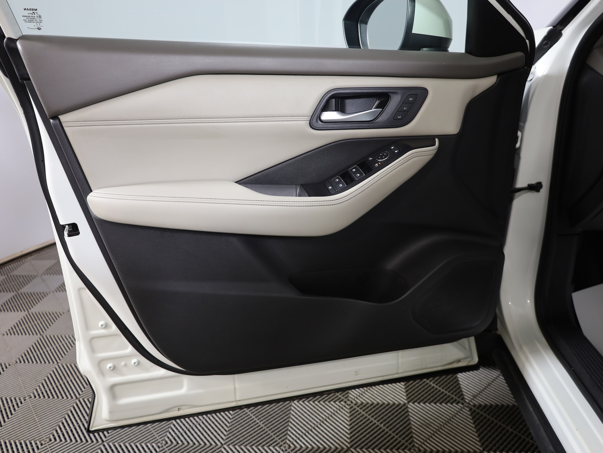 2023 Nissan Rogue SL - Photo 34