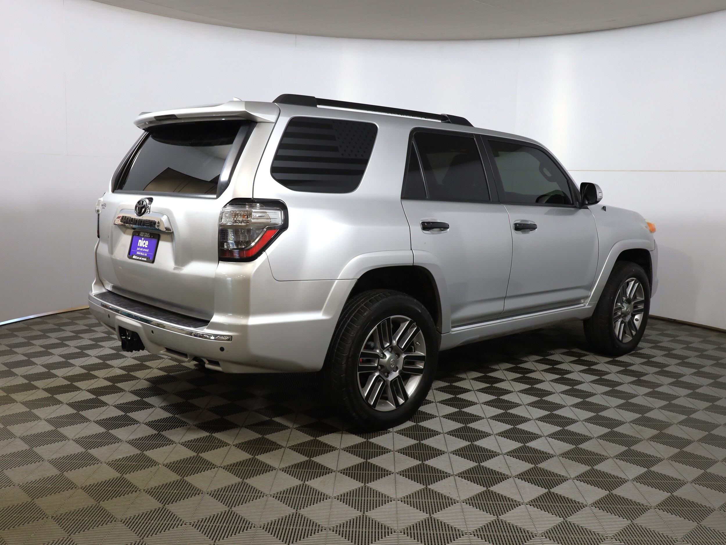 2010 Toyota 4Runner Trail photo 3