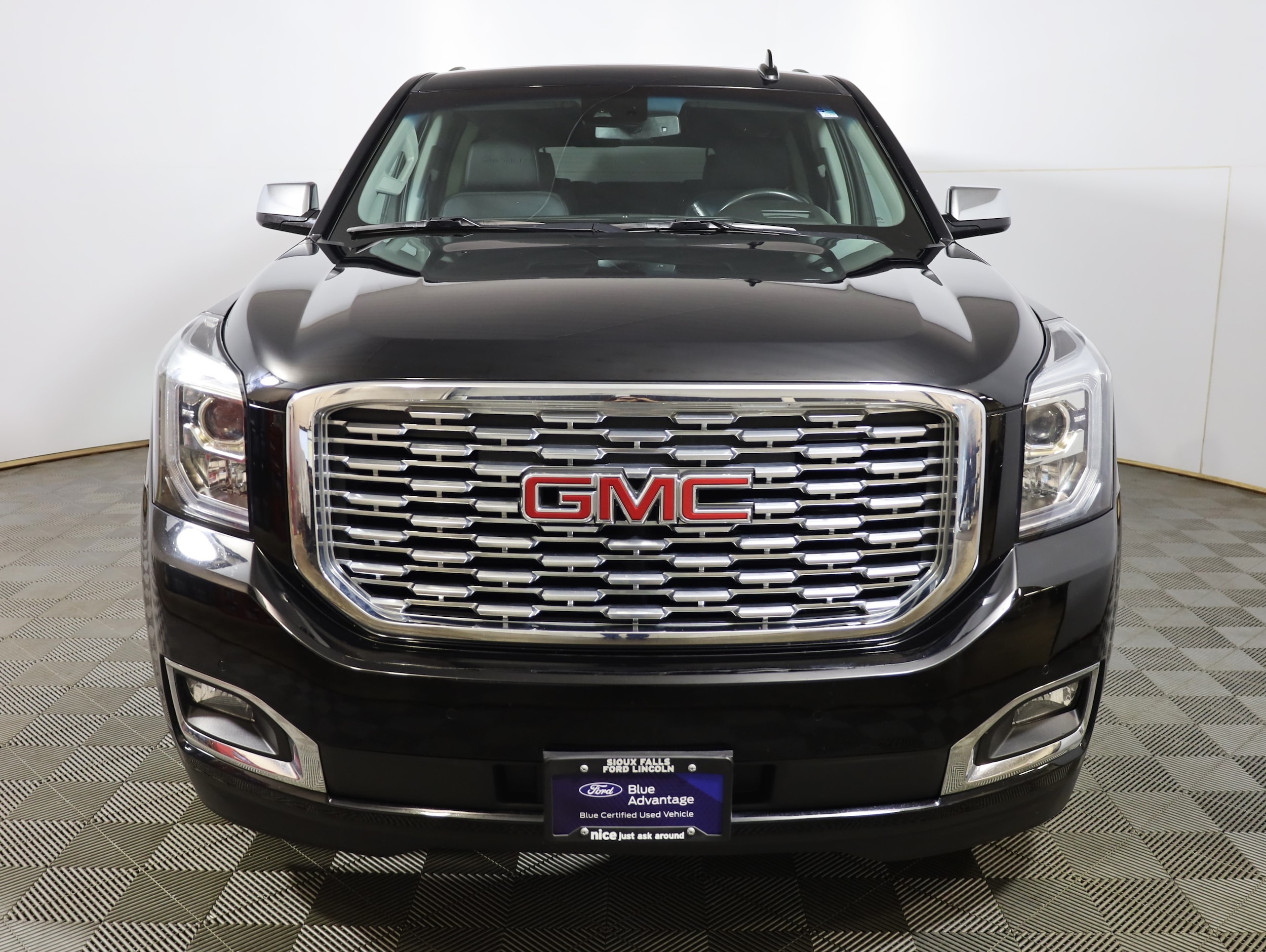 Certified 2020 GMC Yukon XL Denali with VIN 1GKS2HKJ8LR163037 for sale in Sioux Falls, SD