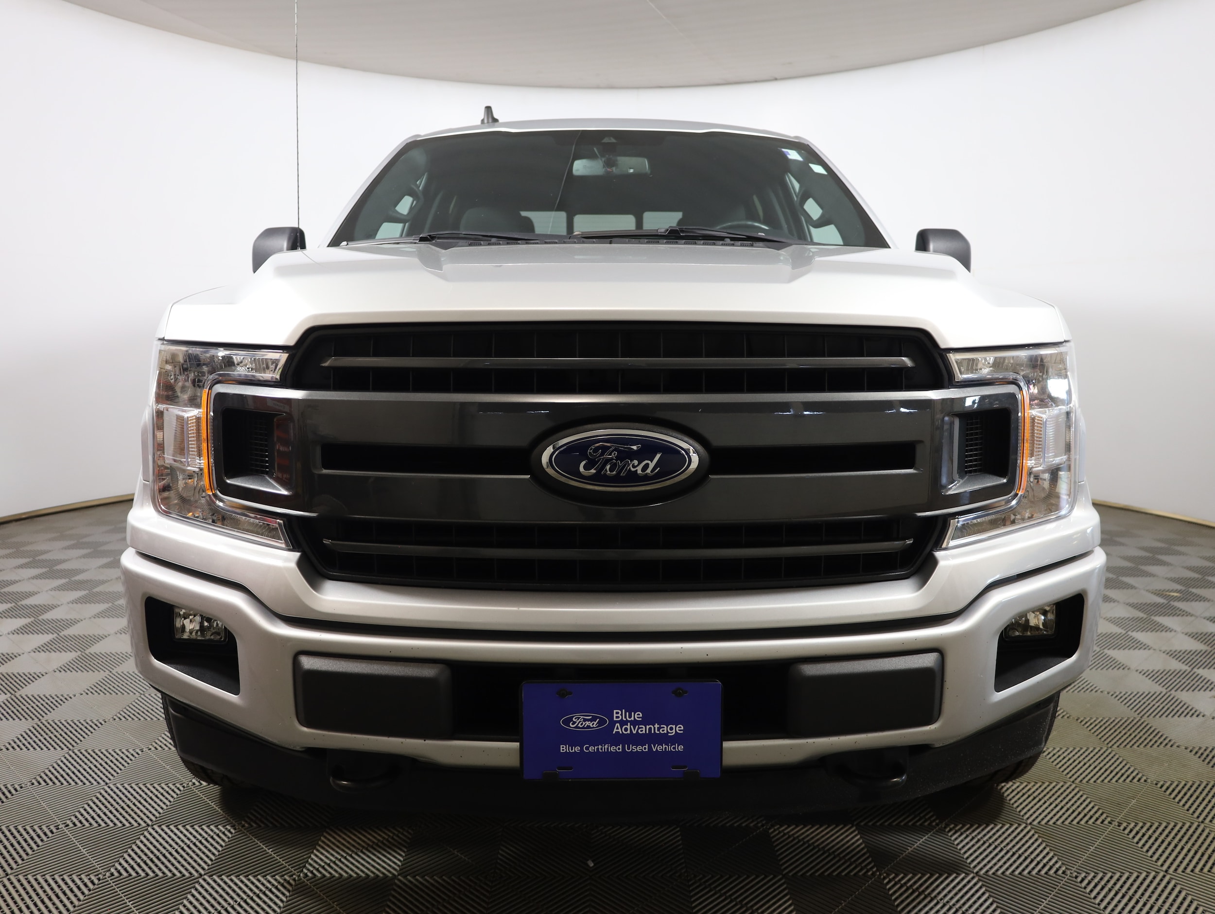 View vehicle photo 3