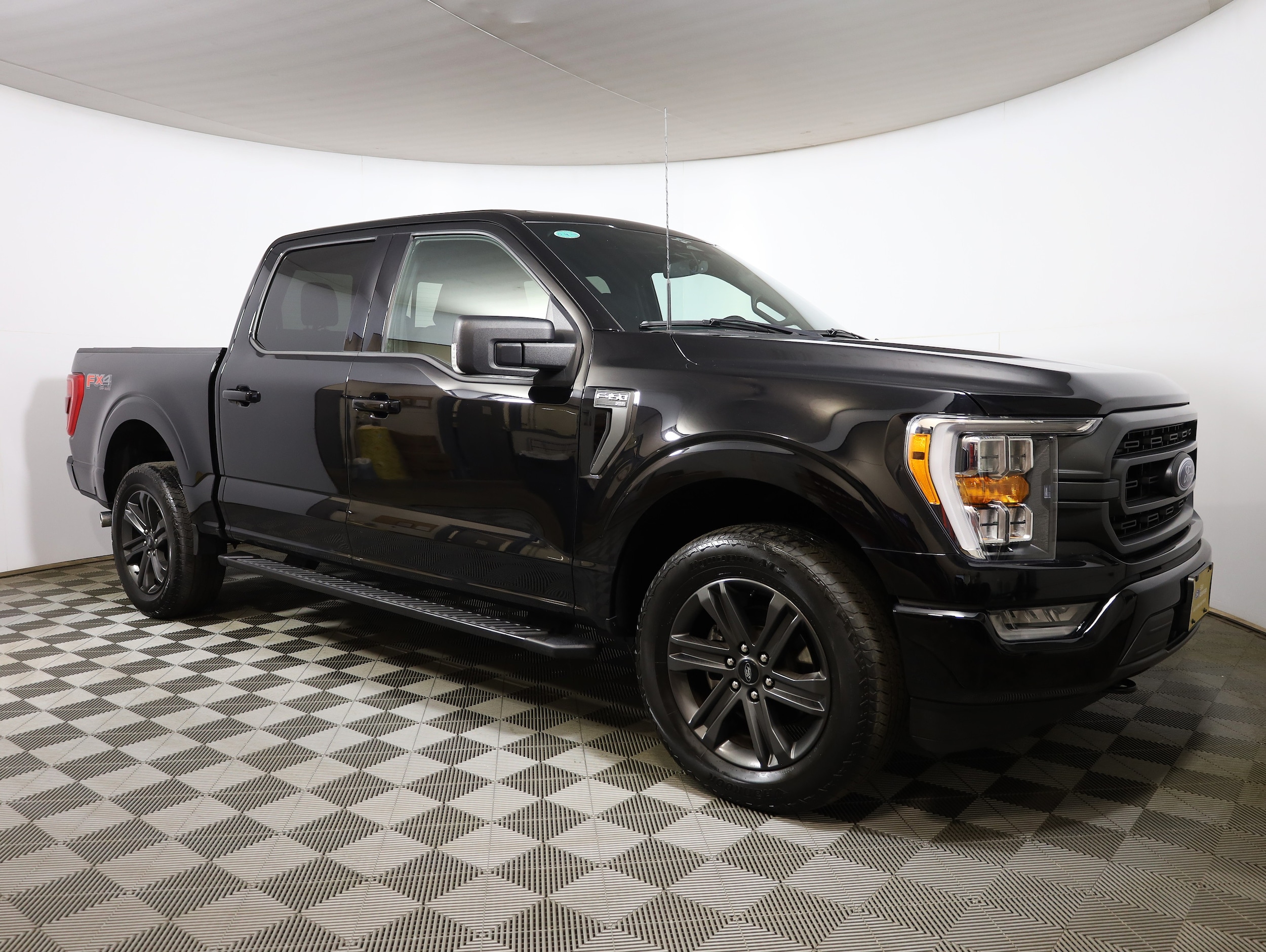 View vehicle photo 4