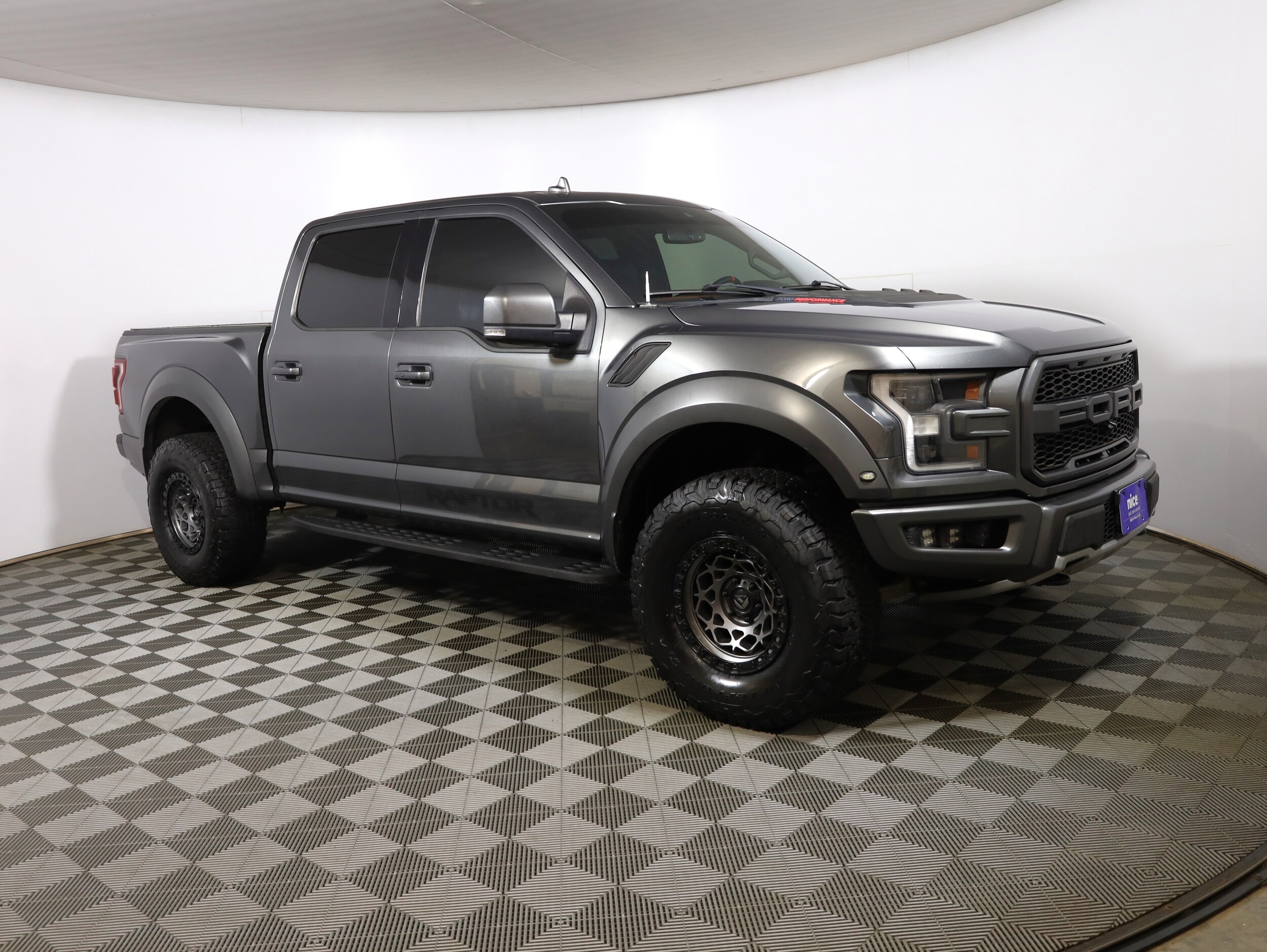 2020 Ford F-150 Raptor photo 3