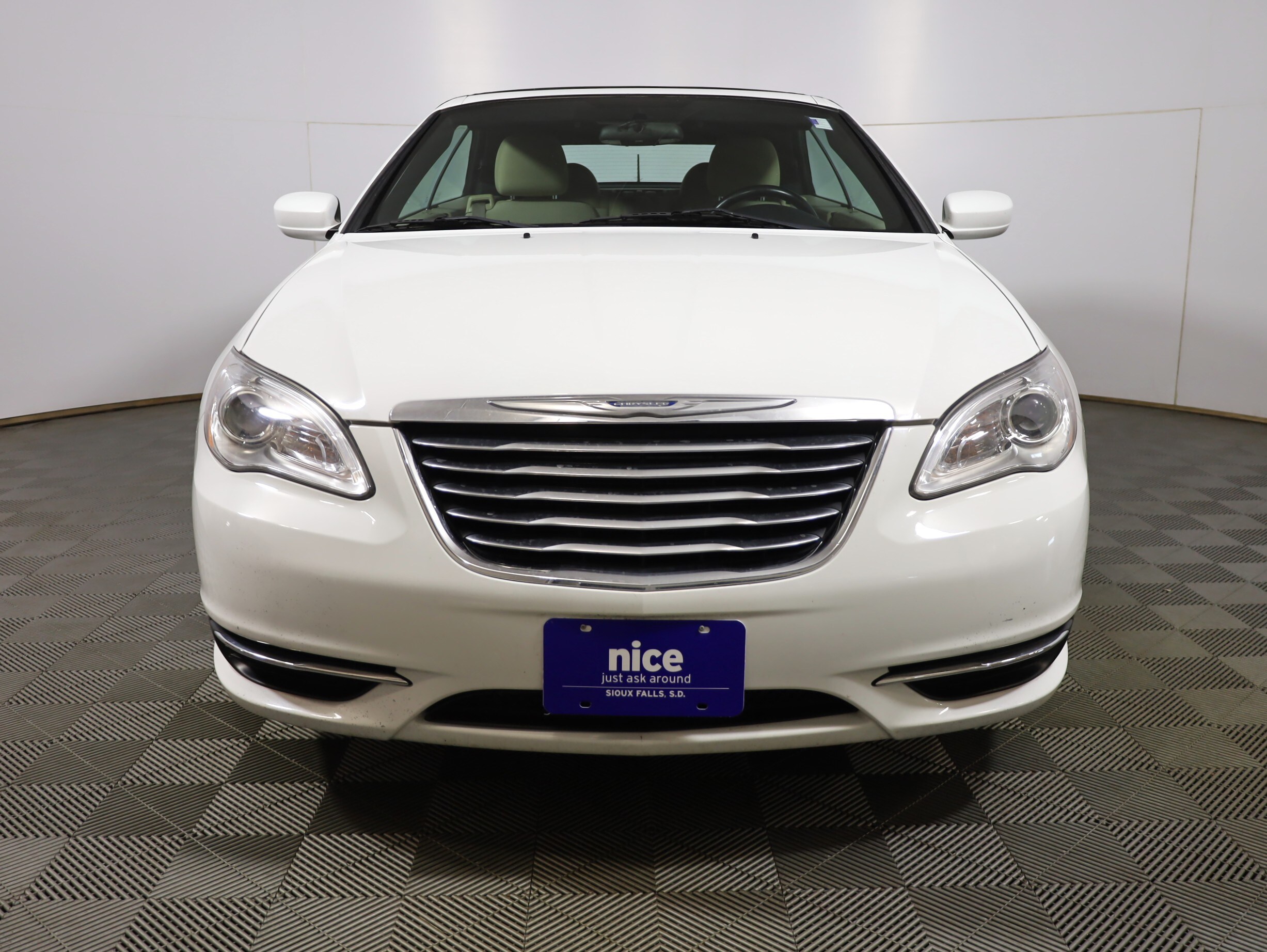 Used 2012 Chrysler 200 Touring with VIN 1C3BCBEB5CN116036 for sale in Sioux Falls, SD