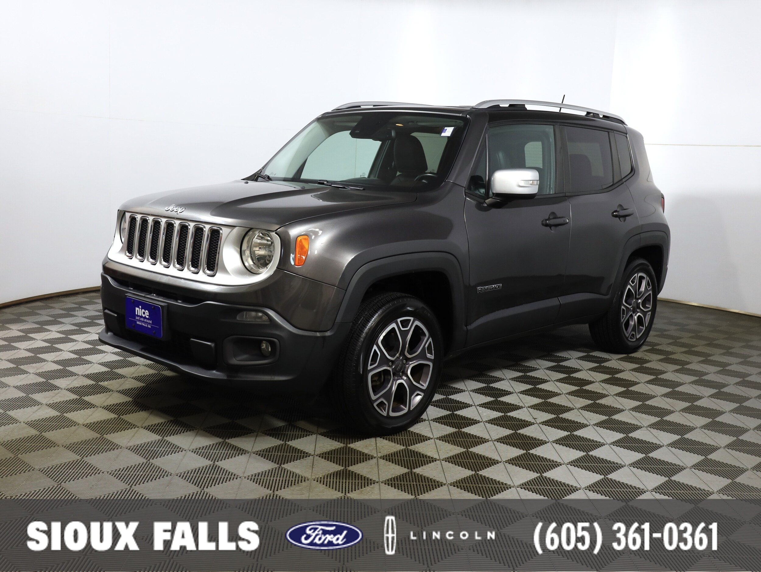 2017 Jeep Renegade Limited's photo