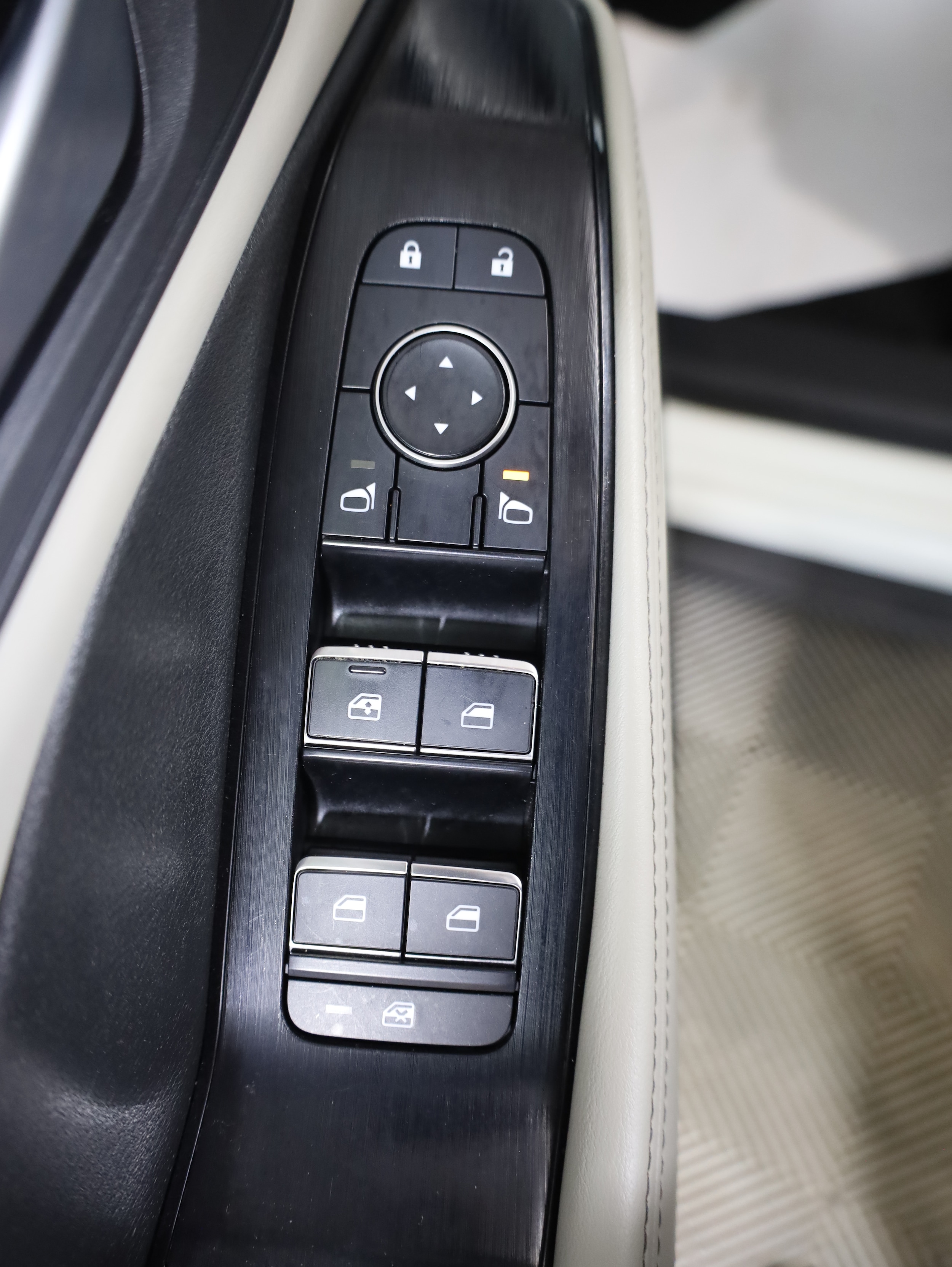 2023 Nissan Rogue SL - Photo 29