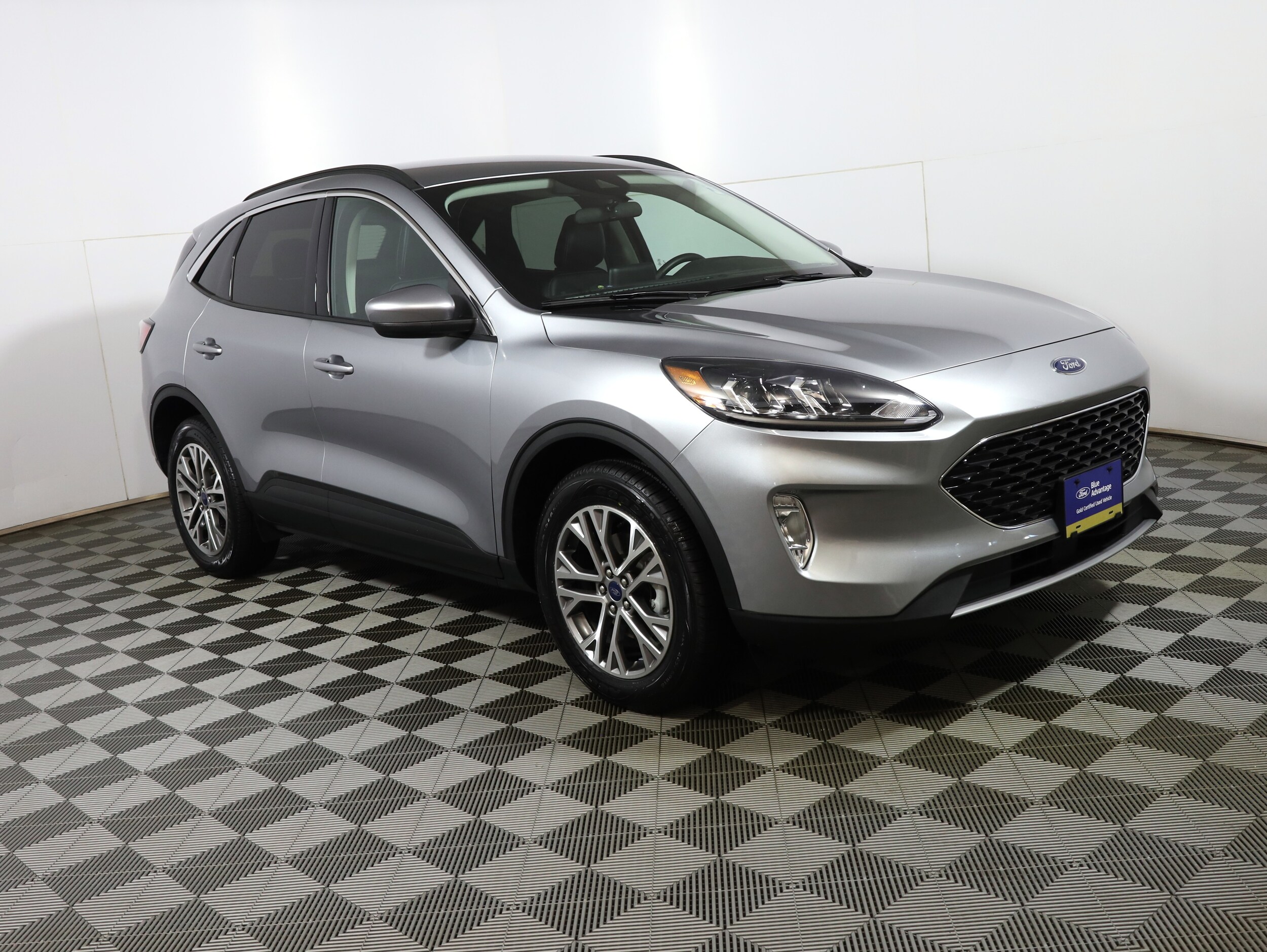 2022 Ford Escape SEL photo 3