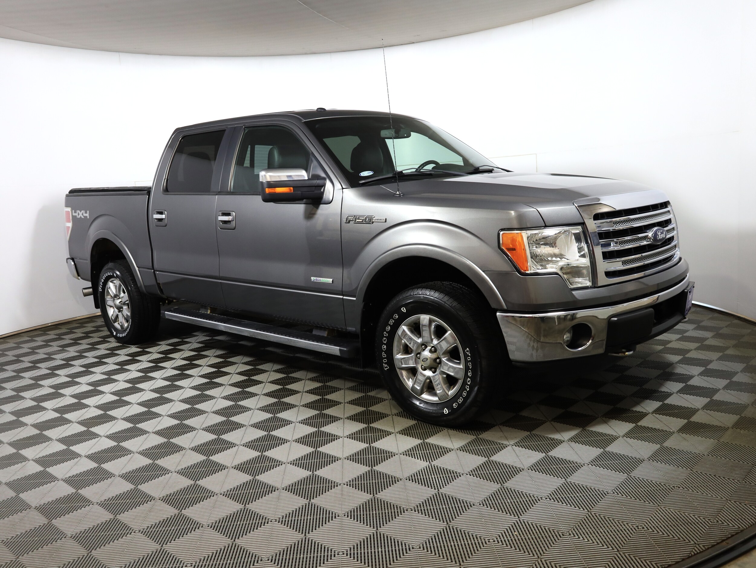 2013 Ford F-150 Lariat photo 2