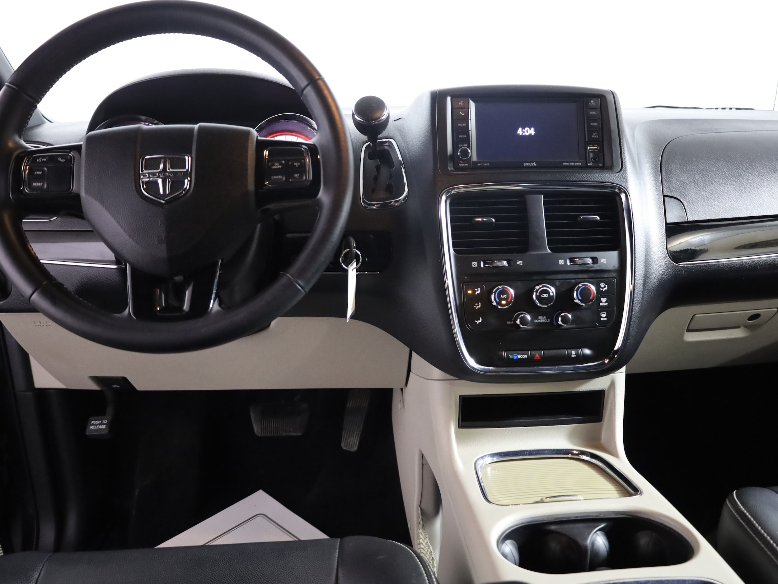2017 Dodge Grand Caravan SXT - Photo 13