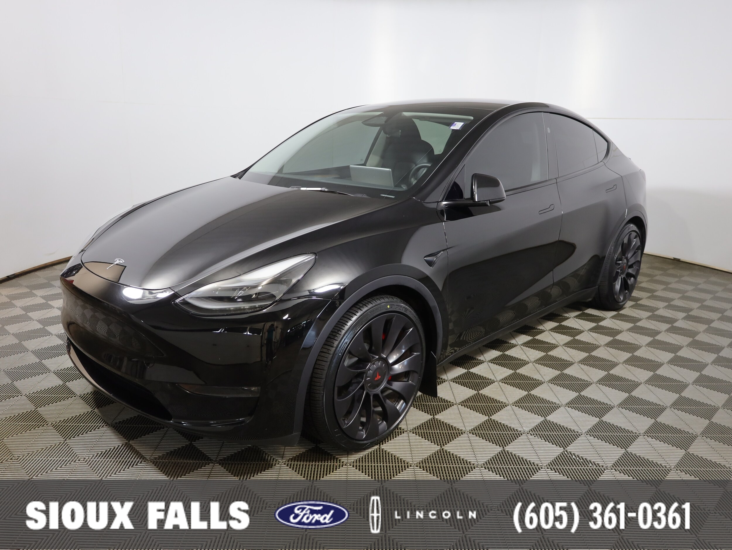 2025 Tesla Model Y Performance Dual Motor All-Wheel Drive's photo