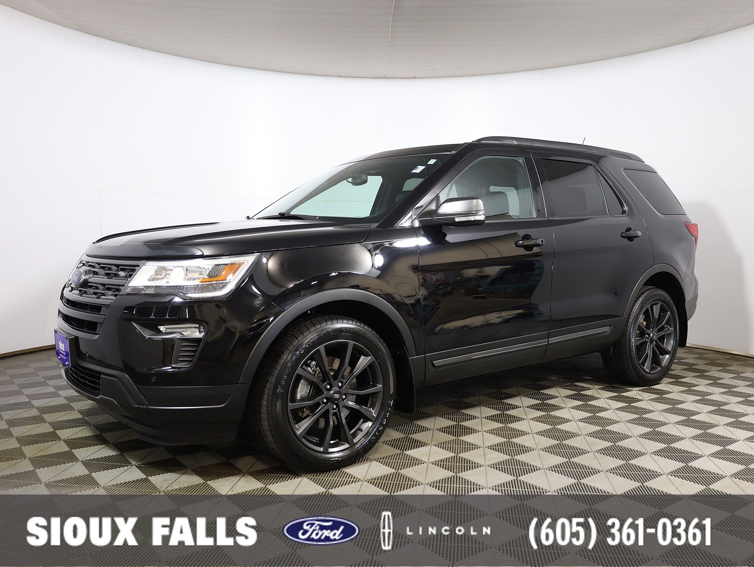 Shadow Black 2018 Ford Explorer XLT AWD SUV / Crossover All-Wheel Drive 6-Speed Automatic