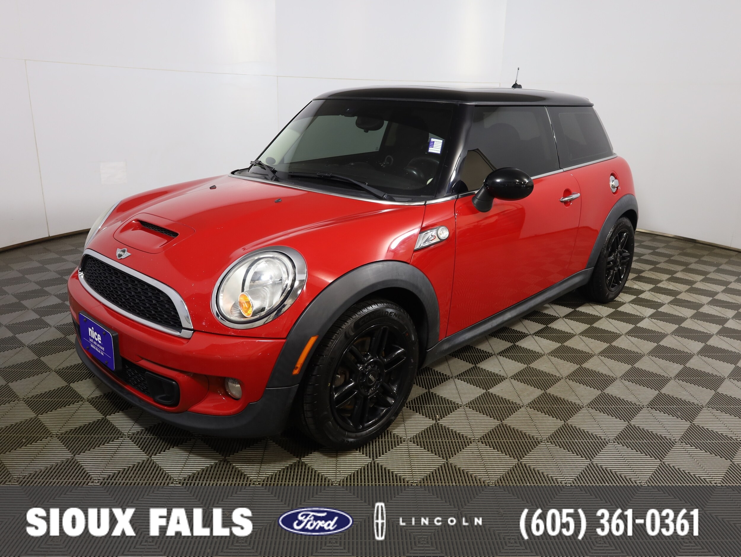 2013 MINI Cooper S's photo