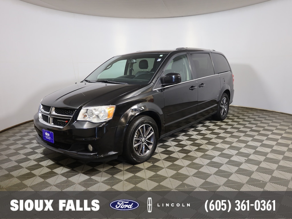 Used 2017 Dodge Grand Caravan SXT Minivan/Van