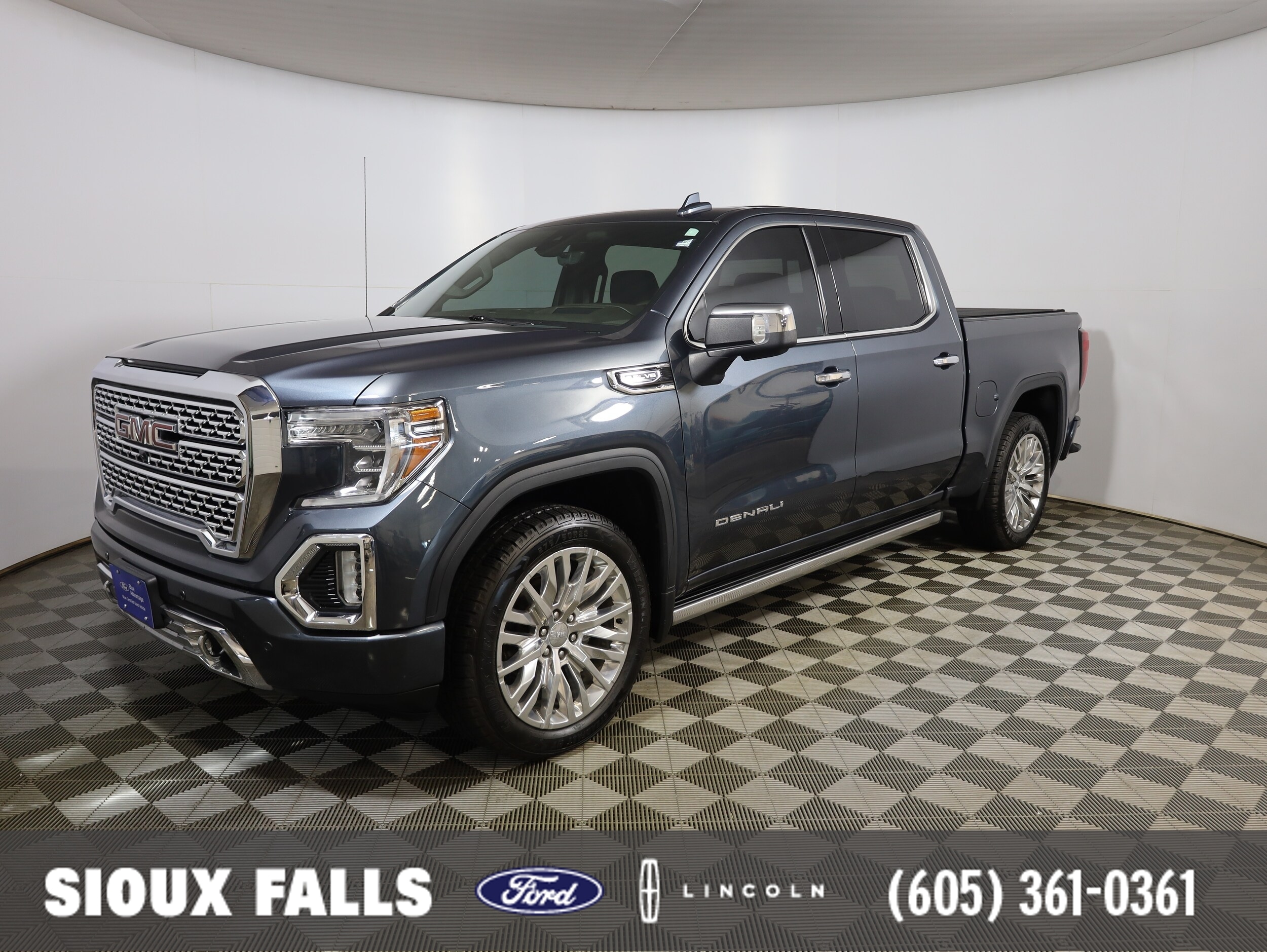 2019 GMC Sierra 4WD Crew Cab Short Box's photo