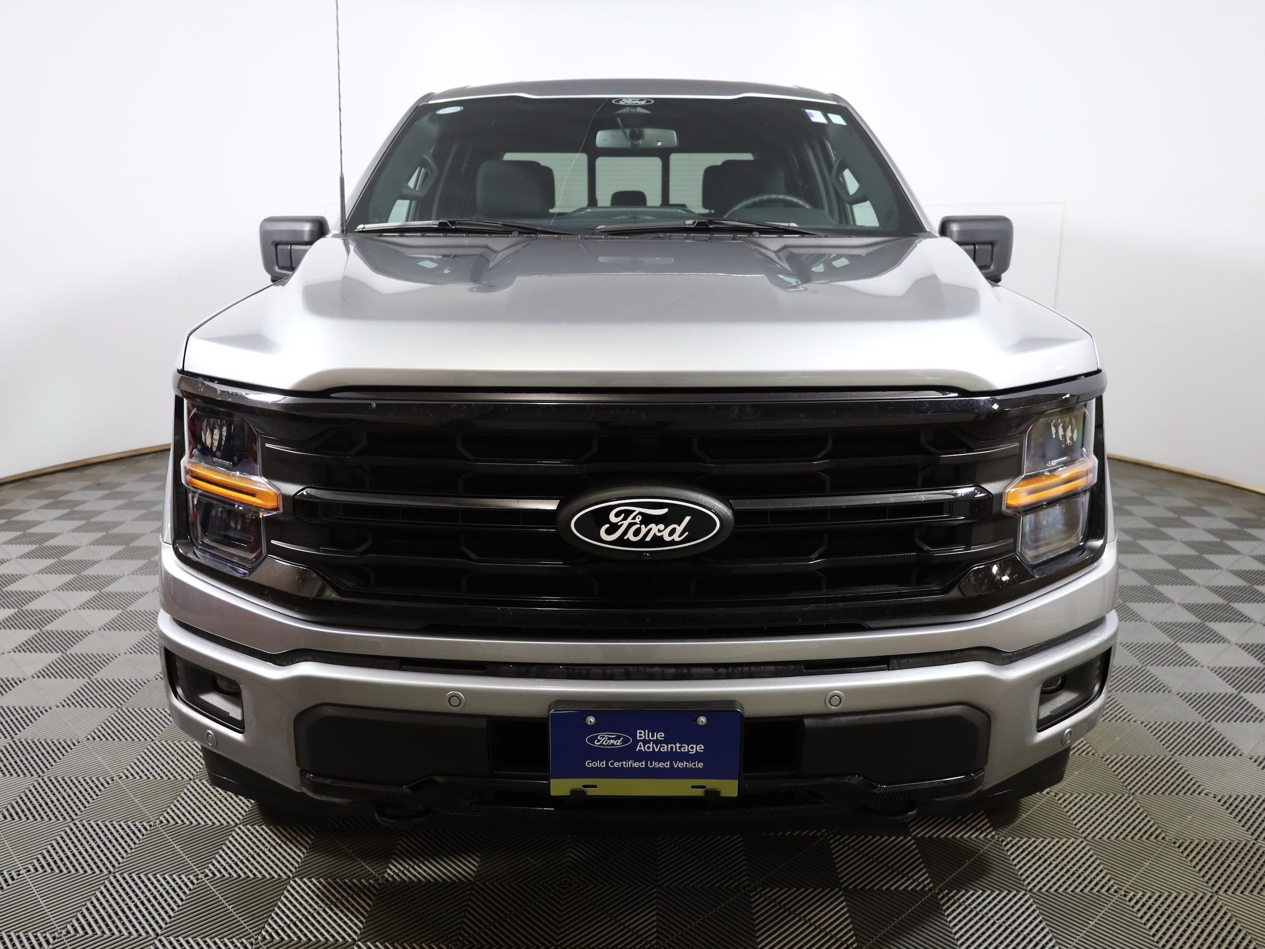 2025 Ford F-150 XLT photo 2