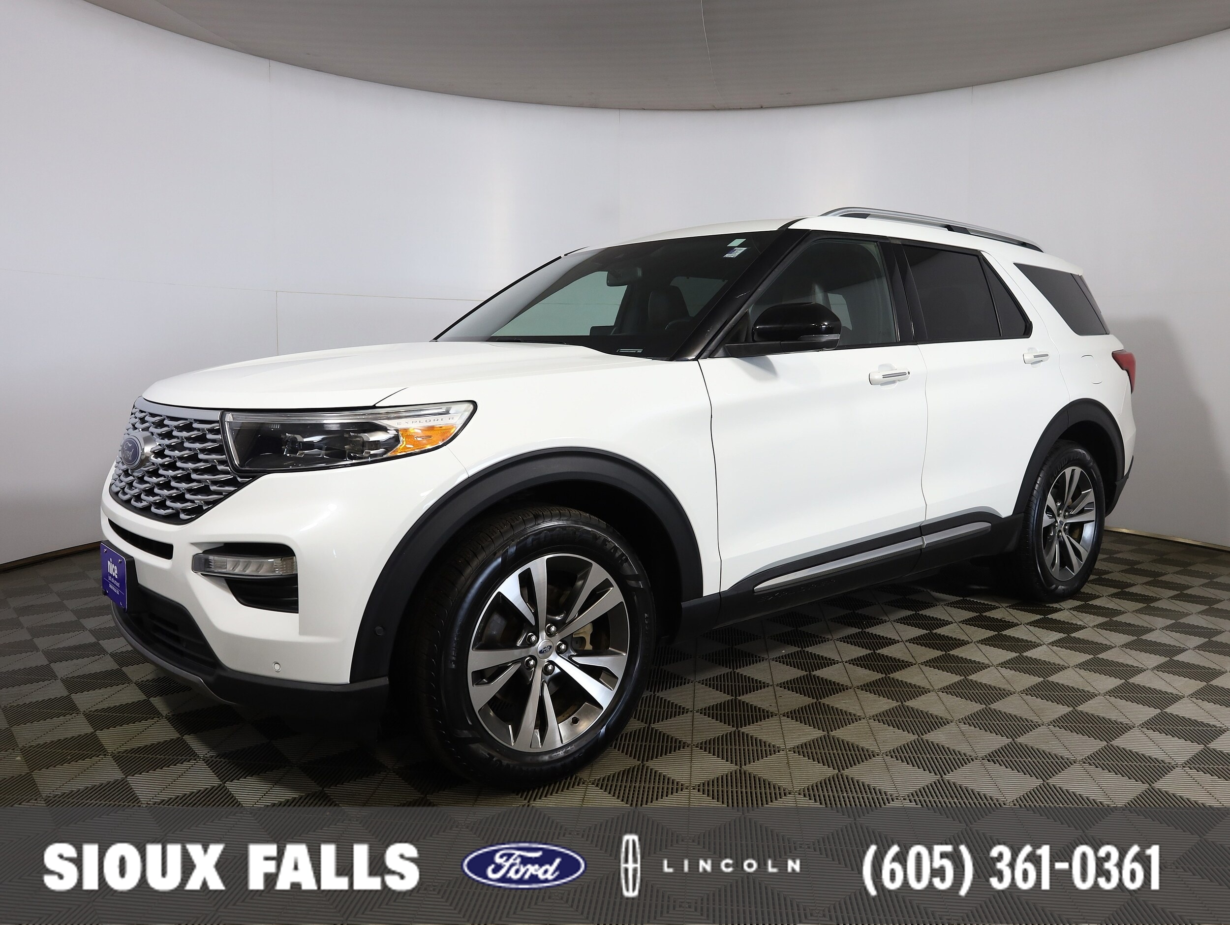 2020 Ford Explorer Platinum 4WD's photo