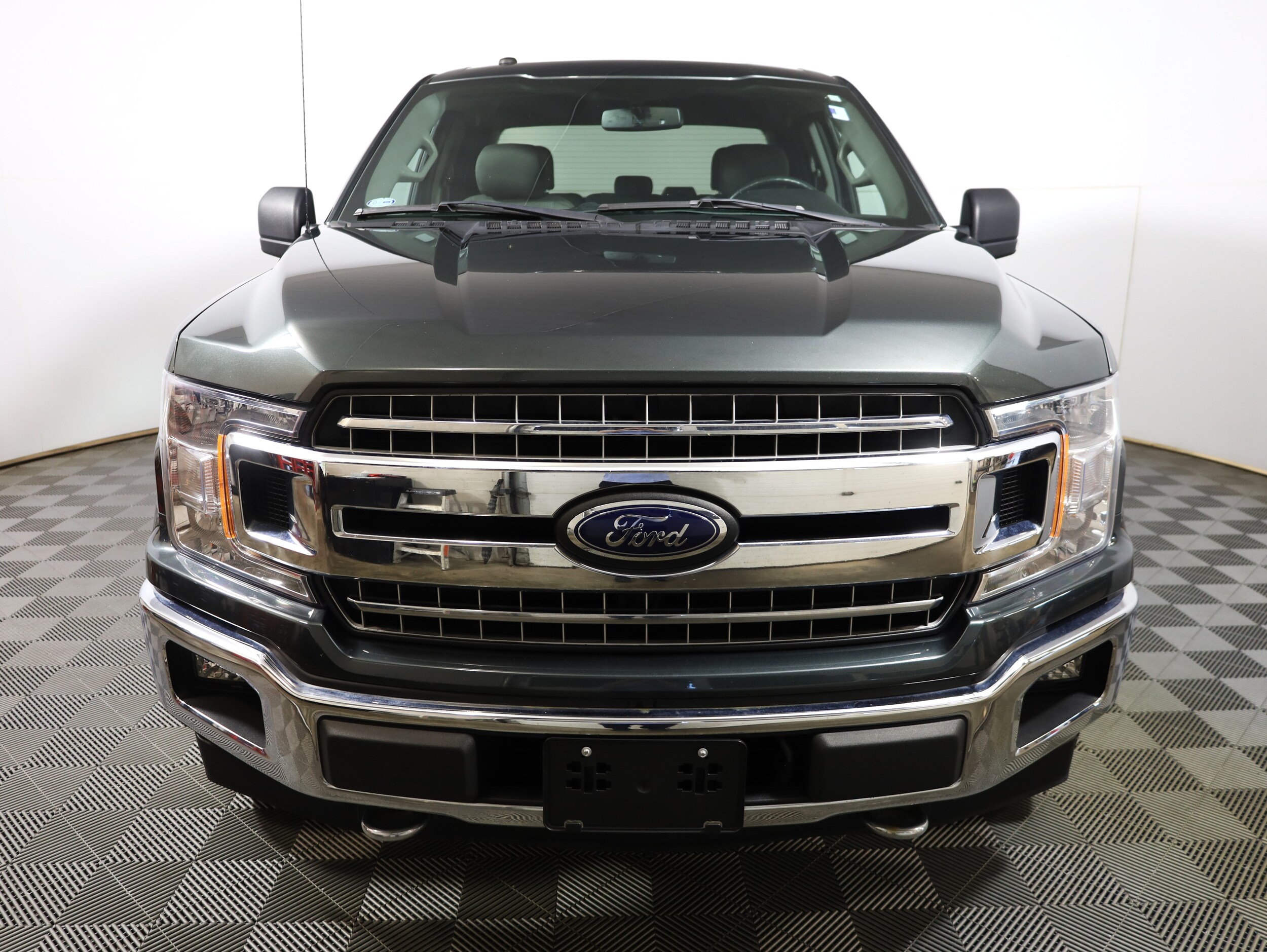 2018 Ford F-150 XLT photo 2