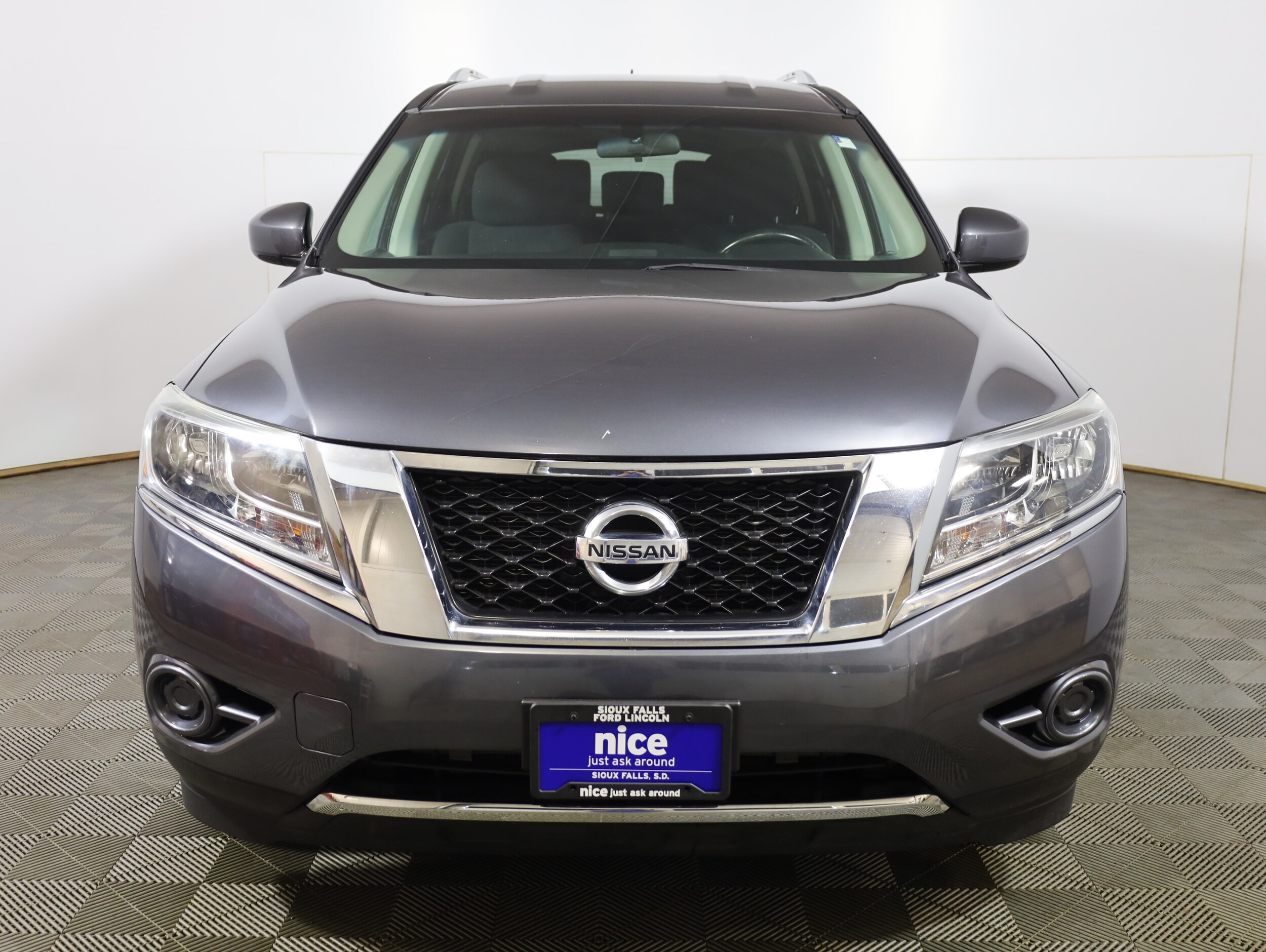 Used 2013 Nissan Pathfinder SV with VIN 5N1AR2MM3DC622529 for sale in Sioux Falls, SD