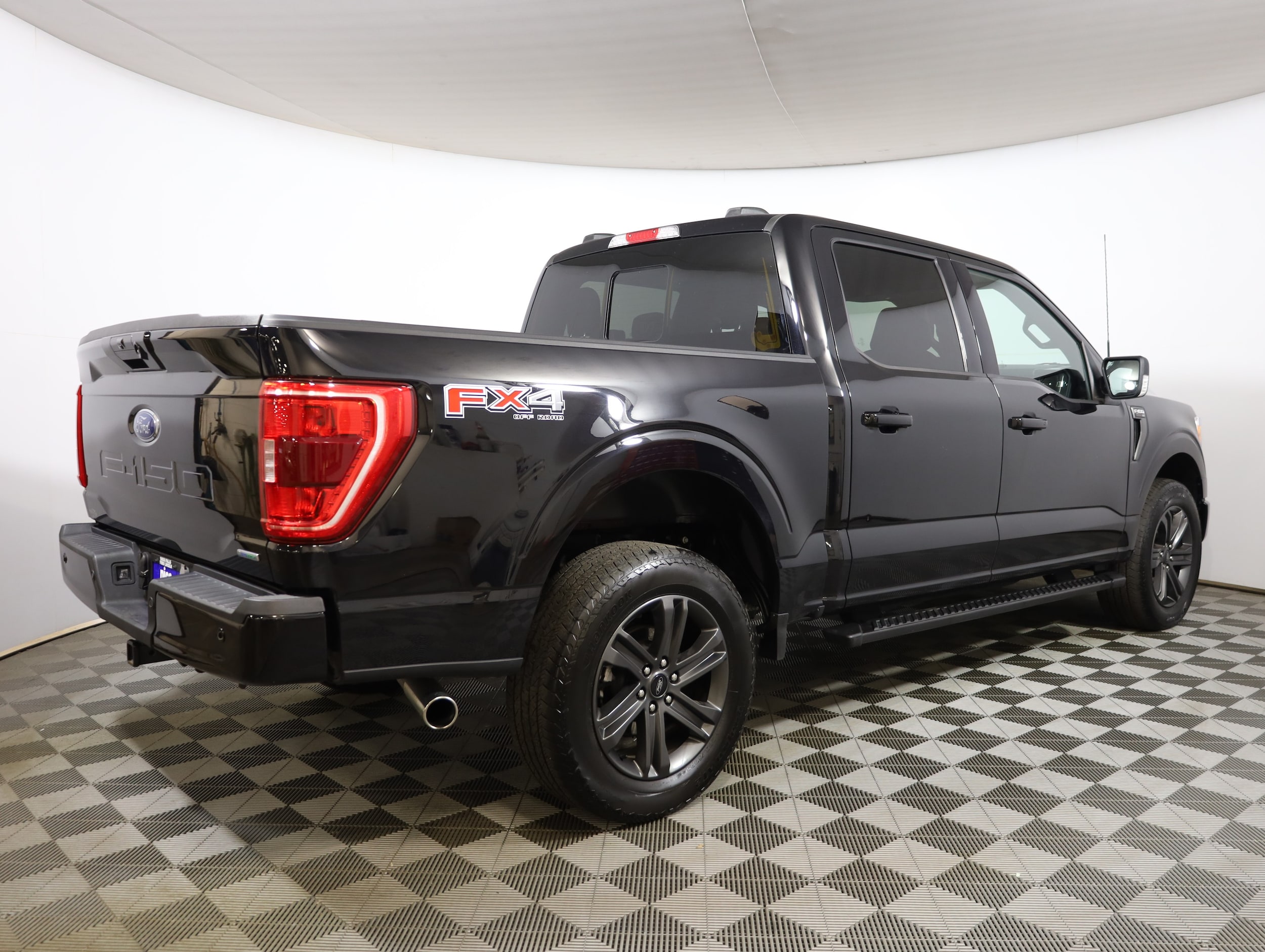 View vehicle photo 5