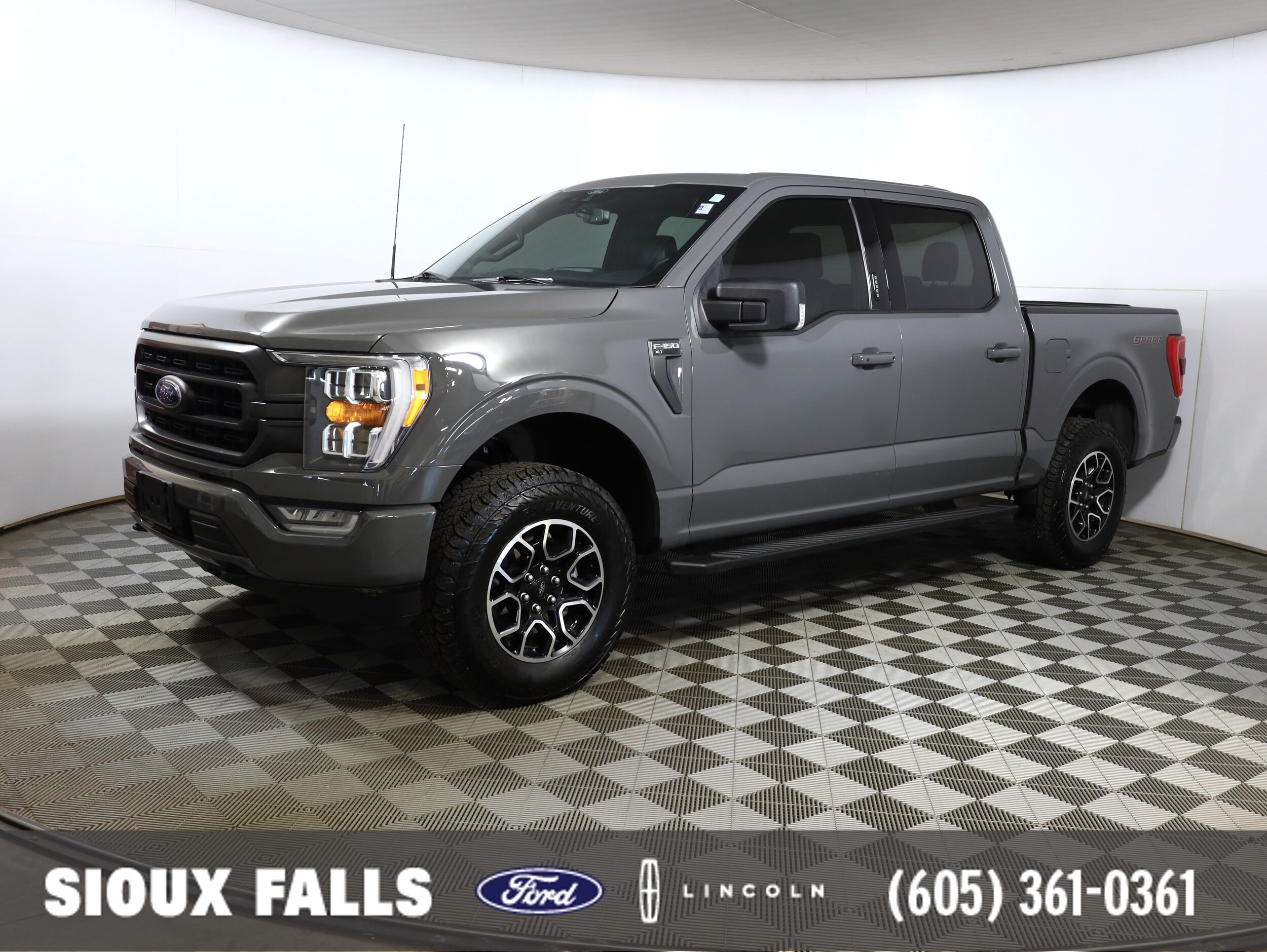 2021 Ford F-150 XLT's photo