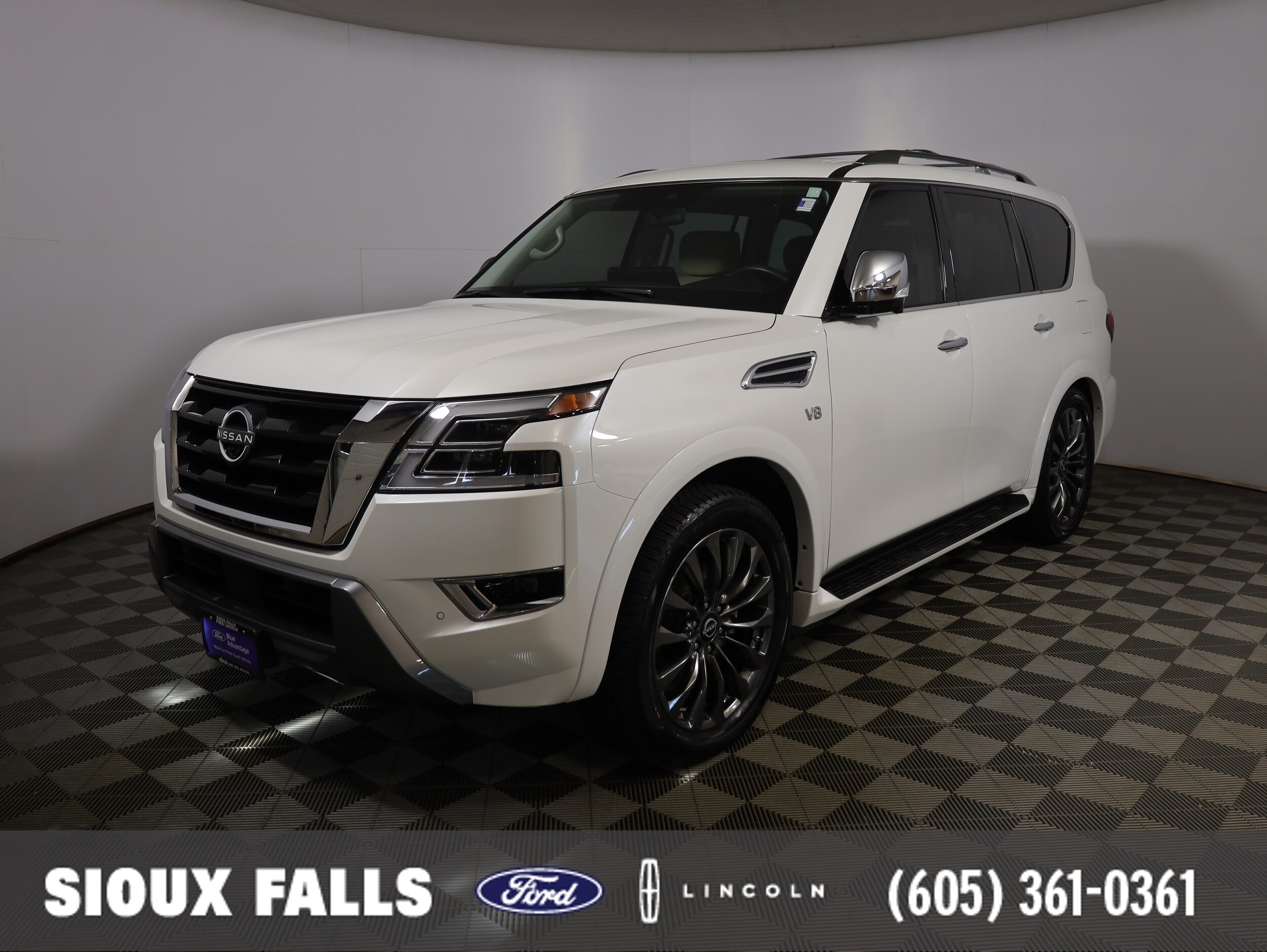 2022 Nissan Armada Platinum 4X4's photo