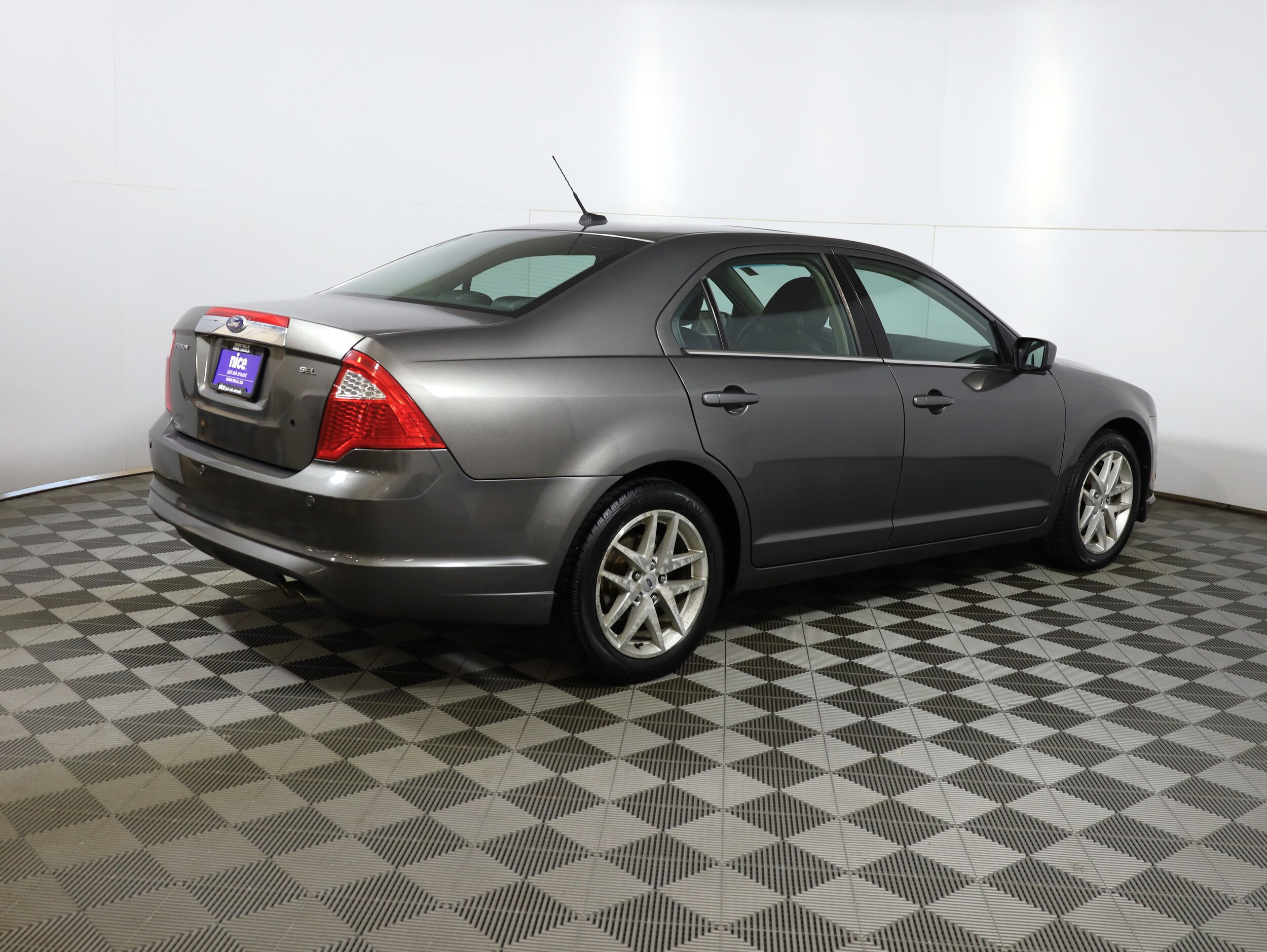 2010 Ford Fusion SEL photo 4