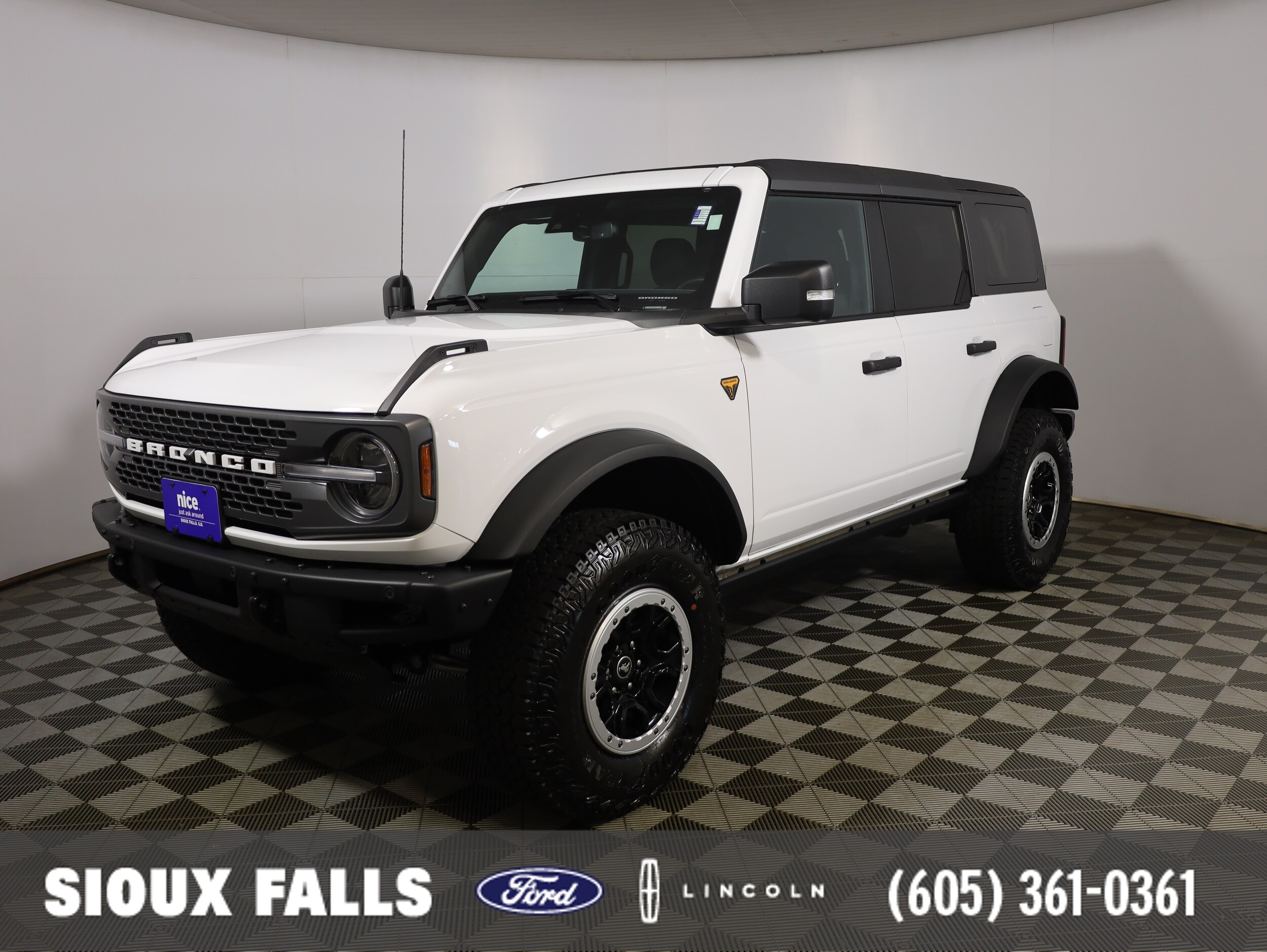 2023 Ford Bronco Badlands Advanced 4-Door 4WD