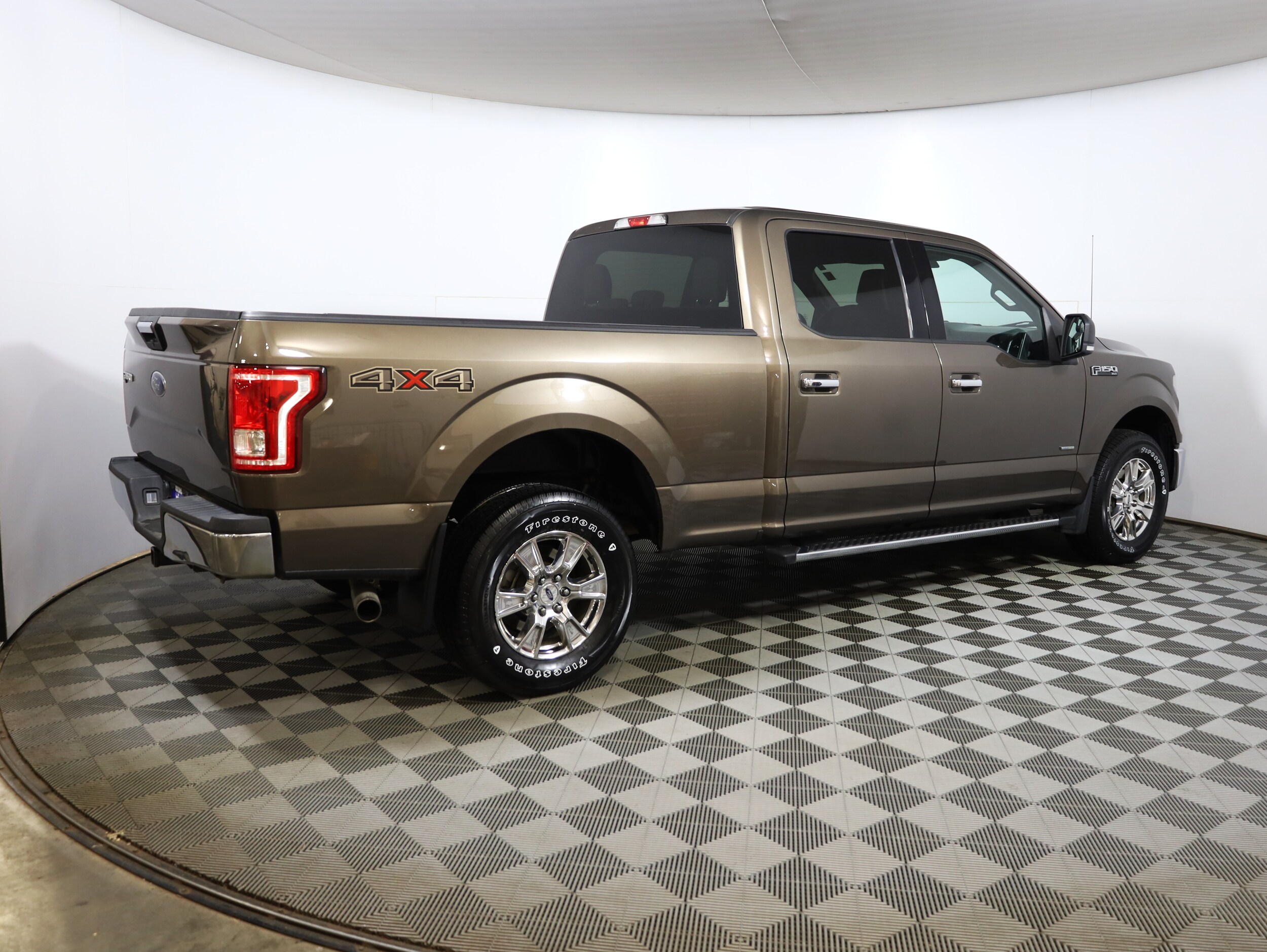 2015 Ford F-150 XLT photo 4