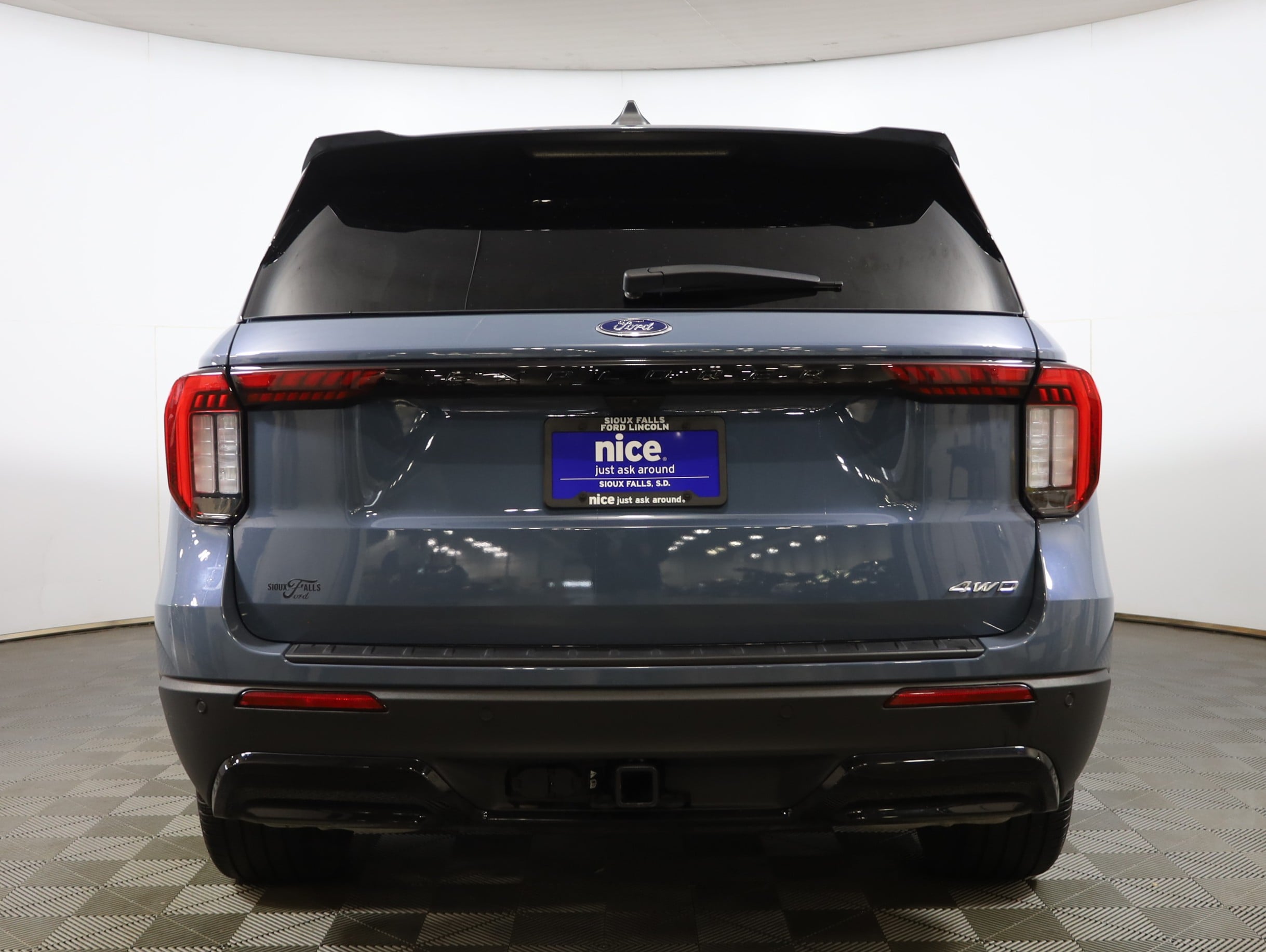 View vehicle photo 6