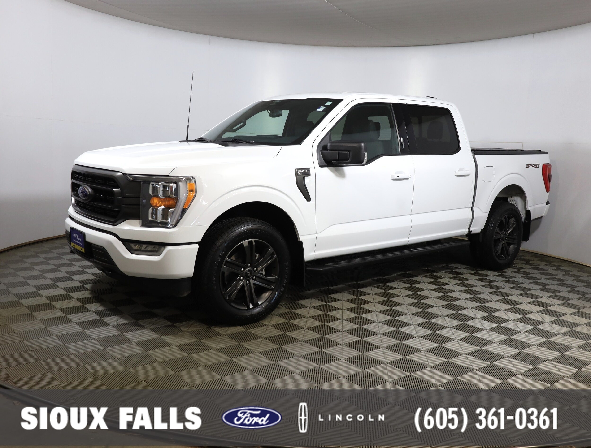 2022 Ford F-150 XLT's photo