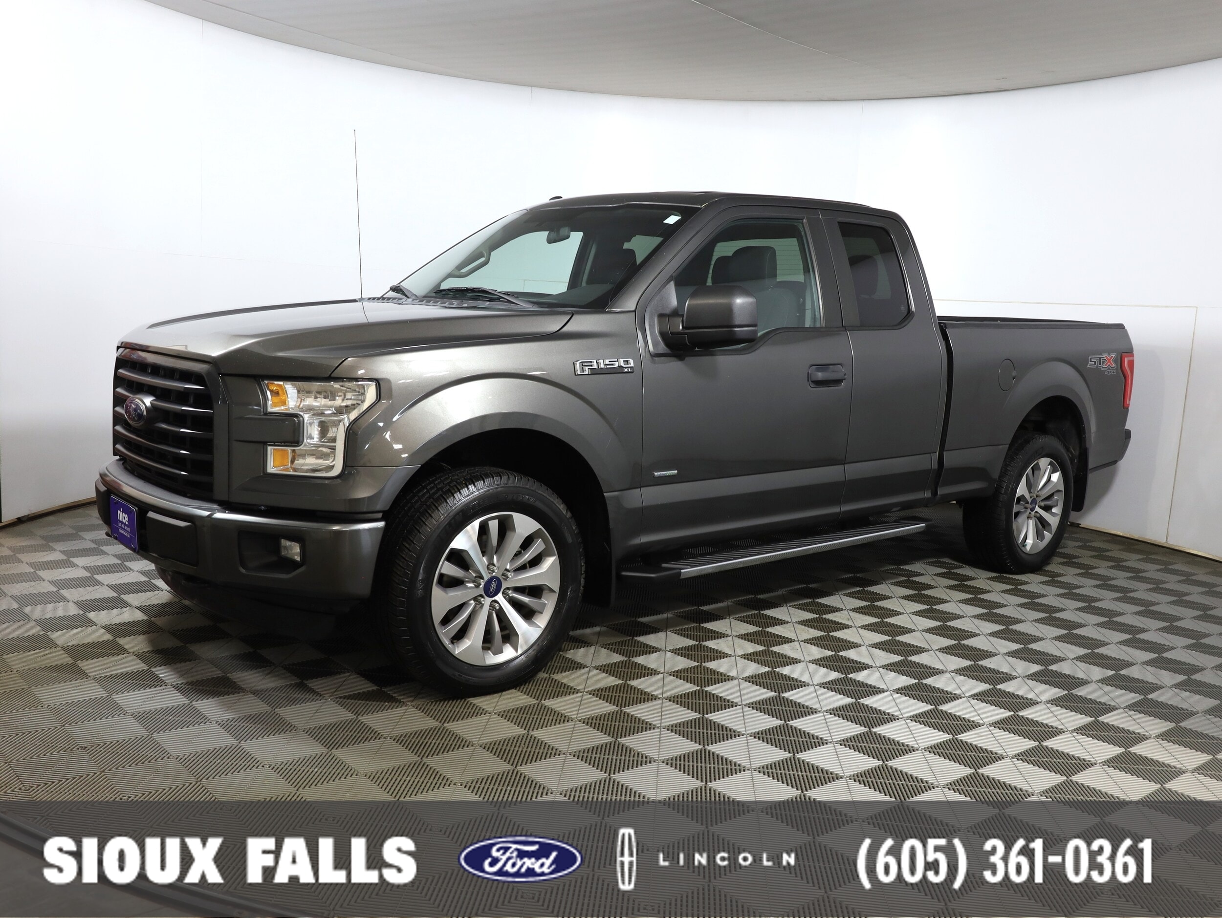 2017 Ford F-150 XL's photo