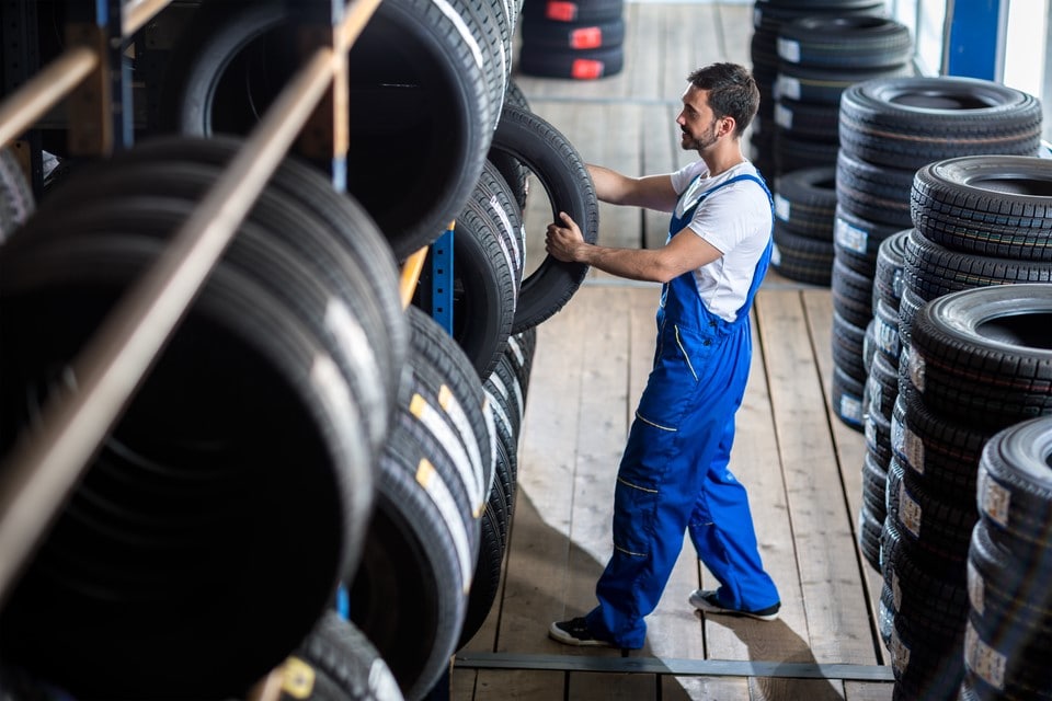  Warehouse of tires for sale