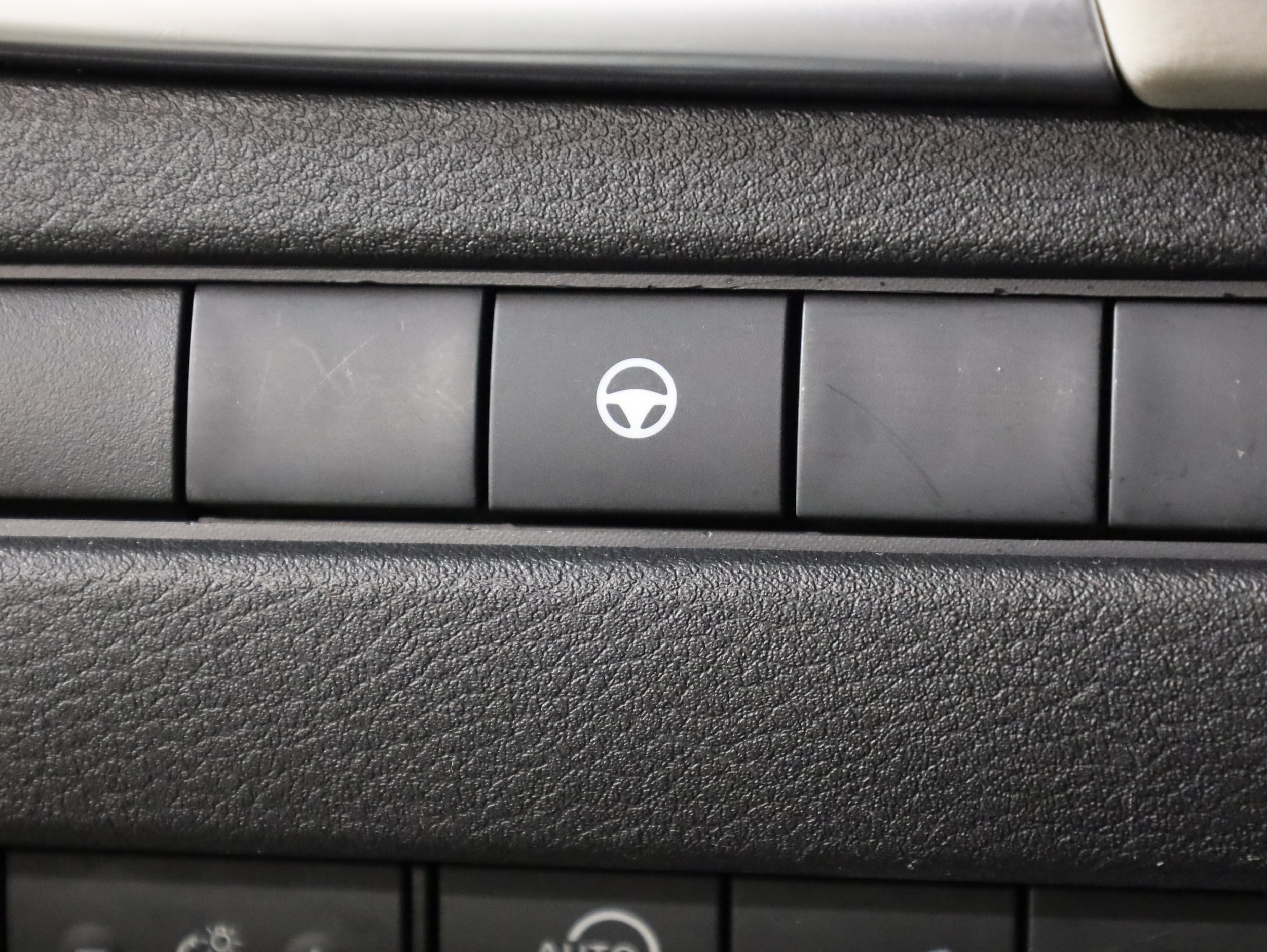 2023 Nissan Rogue SL - Photo 31