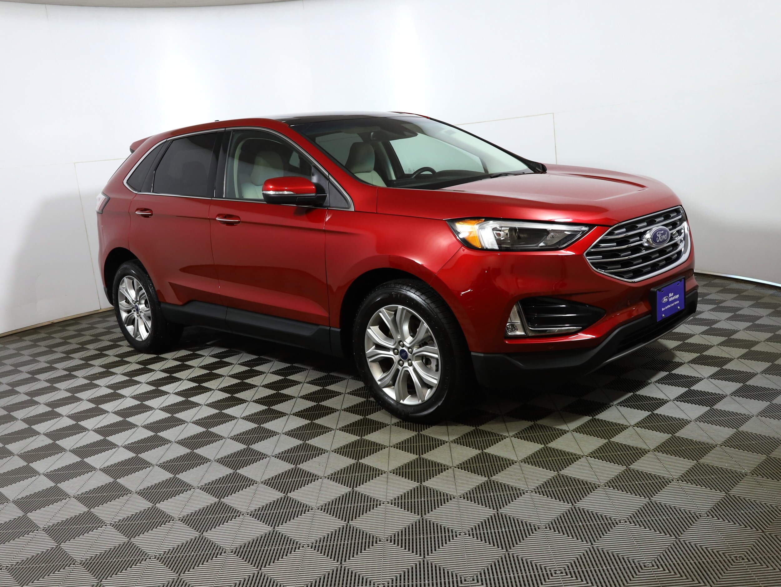 2022 Ford Edge Titanium photo 3